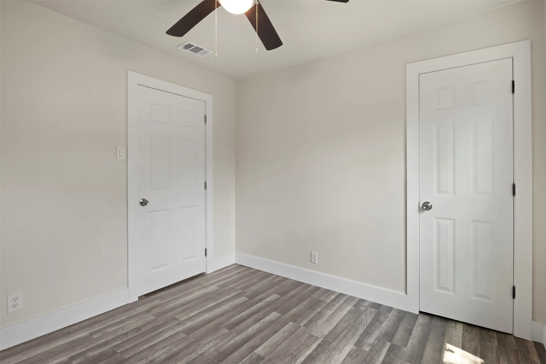 Single Family Residence For Sale in Dallas County , 8117 Marvel Drive, Dallas, Texas 75217, 4 Bedroom, 3 Bathroom, 1 Garage spaces, 2,384 Sqft, built in 1955, mls#21310899, Real Estate Agent in Dallas, Homes For Sale in Dallas county, Homes For Sale in Dallas, Realtor in Dallas Texas, Real Estate Brokerage Independent Realty Texas, Luminita Cordes Realtor