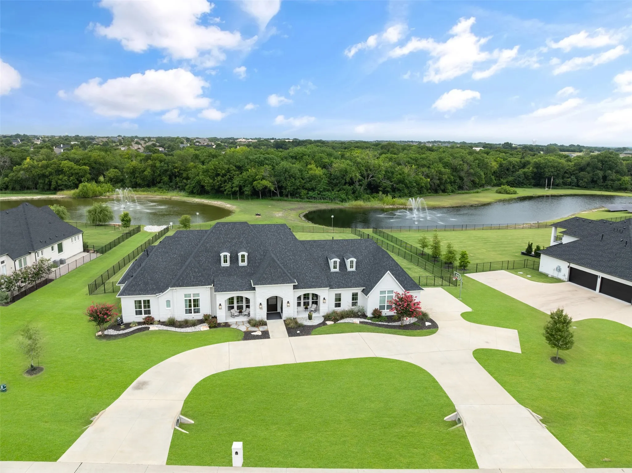Single Family Residence For Sale in Collin County , 701 Inverness Lane, Lucas, Texas 75002, 5 Bedroom, 6 Bathroom, 3 Garage spaces, 4,661 Sqft, built in 2020, mls#21307783, Real Estate Agent in Lucas, Homes For Sale in Collin county, Homes For Sale in Lucas, Realtor in Lucas Texas, Real Estate Brokerage Independent Realty Texas, Luminita Cordes Realtor