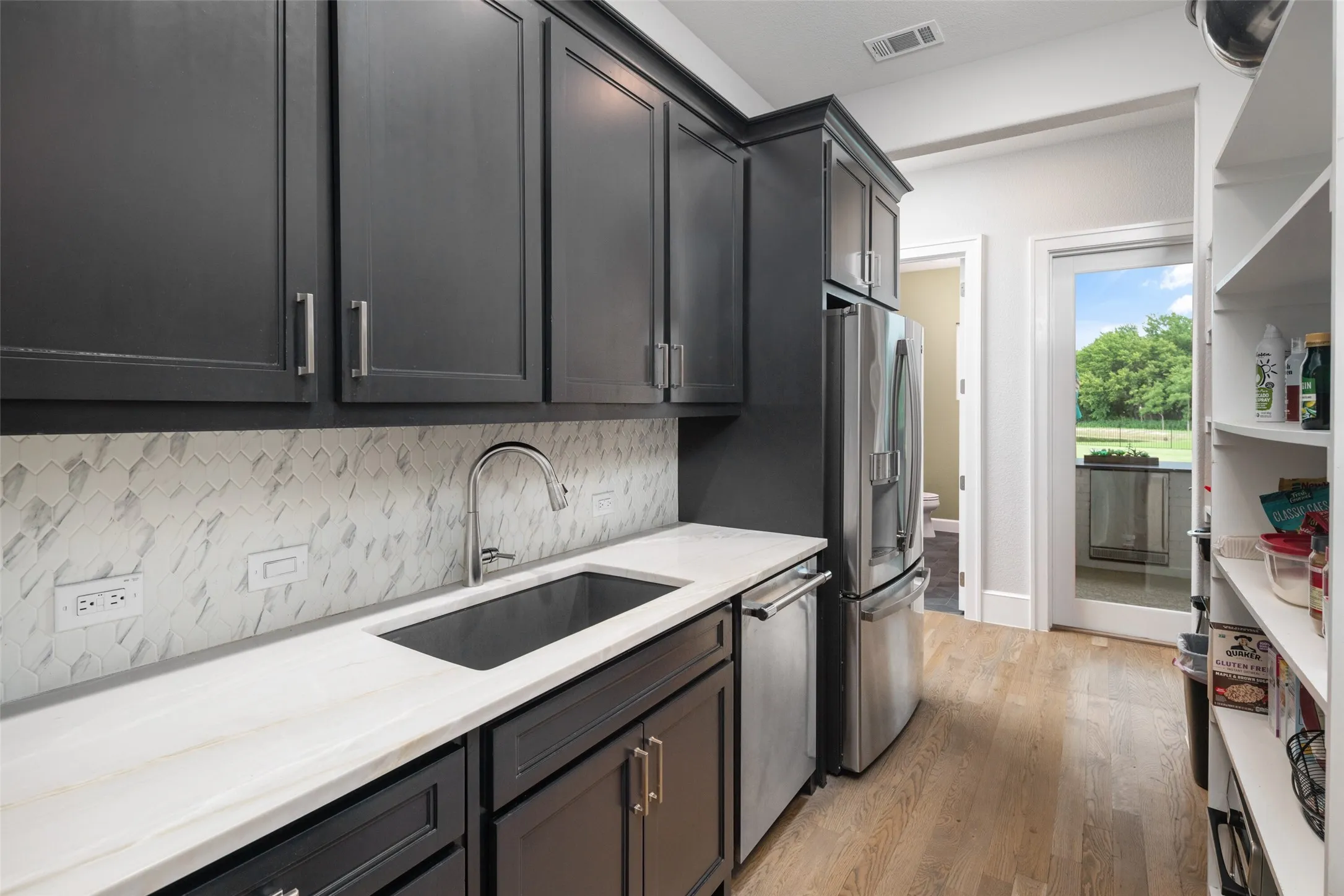 Single Family Residence For Sale in Collin County , 701 Inverness Lane, Lucas, Texas 75002, 5 Bedroom, 6 Bathroom, 3 Garage spaces, 4,661 Sqft, built in 2020, mls#21307783, Real Estate Agent in Lucas, Homes For Sale in Collin county, Homes For Sale in Lucas, Realtor in Lucas Texas, Real Estate Brokerage Independent Realty Texas, Luminita Cordes Realtor