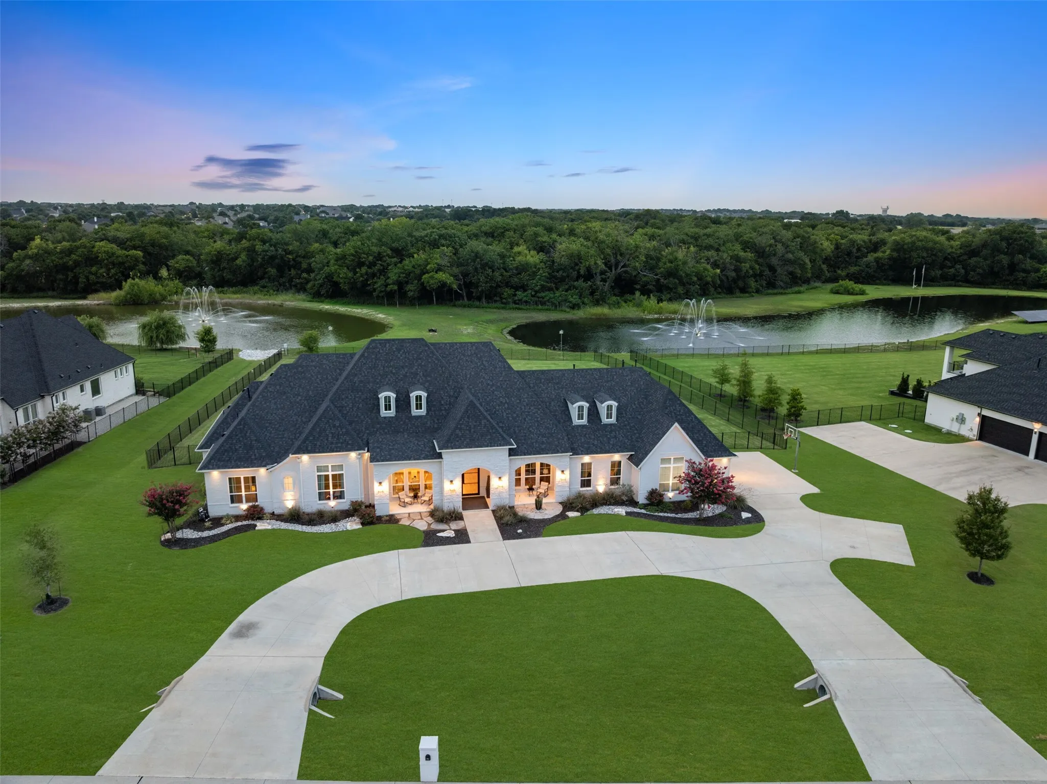 Single Family Residence For Sale in Collin County , 701 Inverness Lane, Lucas, Texas 75002, 5 Bedroom, 6 Bathroom, 3 Garage spaces, 4,661 Sqft, built in 2020, mls#21307783, Real Estate Agent in Lucas, Homes For Sale in Collin county, Homes For Sale in Lucas, Realtor in Lucas Texas, Real Estate Brokerage Independent Realty Texas, Luminita Cordes Realtor