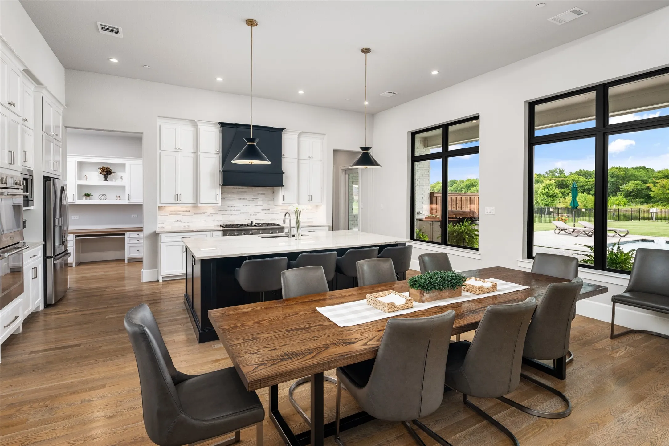 Single Family Residence For Sale in Collin County , 701 Inverness Lane, Lucas, Texas 75002, 5 Bedroom, 6 Bathroom, 3 Garage spaces, 4,661 Sqft, built in 2020, mls#21307783, Real Estate Agent in Lucas, Homes For Sale in Collin county, Homes For Sale in Lucas, Realtor in Lucas Texas, Real Estate Brokerage Independent Realty Texas, Luminita Cordes Realtor