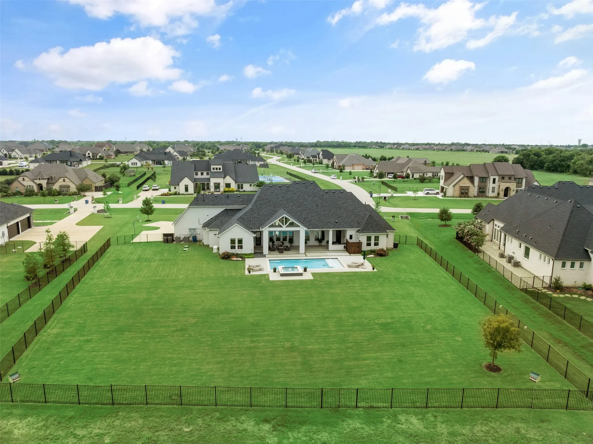 Single Family Residence For Sale in Collin County , 701 Inverness Lane, Lucas, Texas 75002, 5 Bedroom, 6 Bathroom, 3 Garage spaces, 4,661 Sqft, built in 2020, mls#21307783, Real Estate Agent in Lucas, Homes For Sale in Collin county, Homes For Sale in Lucas, Realtor in Lucas Texas, Real Estate Brokerage Independent Realty Texas, Luminita Cordes Realtor