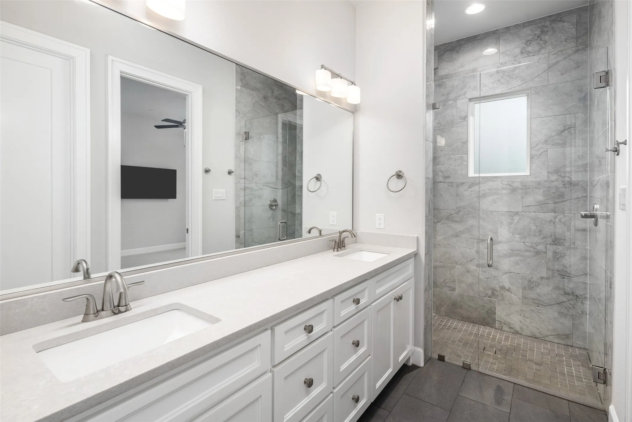 Single Family Residence For Sale in Collin County , 701 Inverness Lane, Lucas, Texas 75002, 5 Bedroom, 6 Bathroom, 3 Garage spaces, 4,661 Sqft, built in 2020, mls#21307783, Real Estate Agent in Lucas, Homes For Sale in Collin county, Homes For Sale in Lucas, Realtor in Lucas Texas, Real Estate Brokerage Independent Realty Texas, Luminita Cordes Realtor