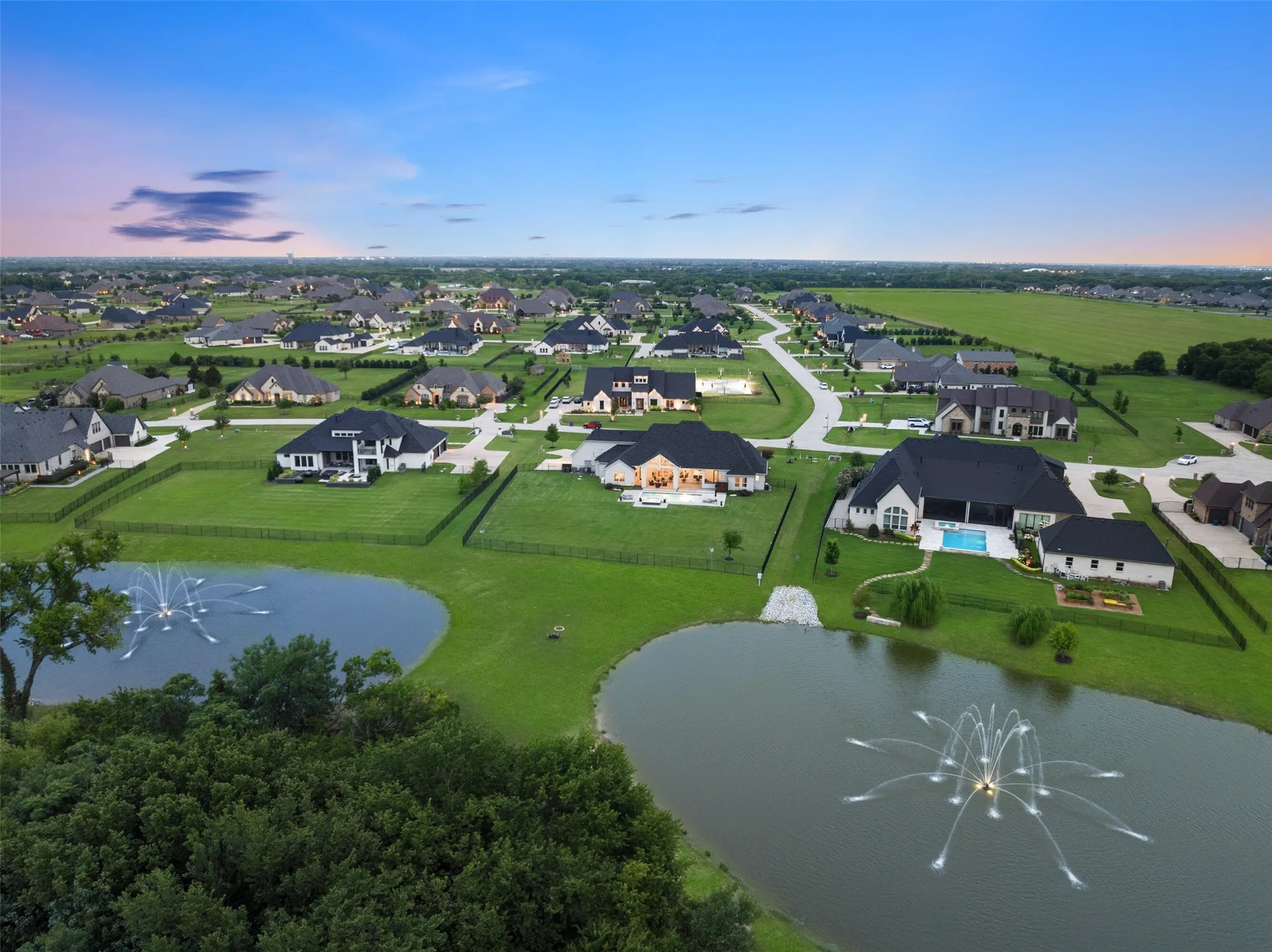 Single Family Residence For Sale in Collin County , 701 Inverness Lane, Lucas, Texas 75002, 5 Bedroom, 6 Bathroom, 3 Garage spaces, 4,661 Sqft, built in 2020, mls#21307783, Real Estate Agent in Lucas, Homes For Sale in Collin county, Homes For Sale in Lucas, Realtor in Lucas Texas, Real Estate Brokerage Independent Realty Texas, Luminita Cordes Realtor