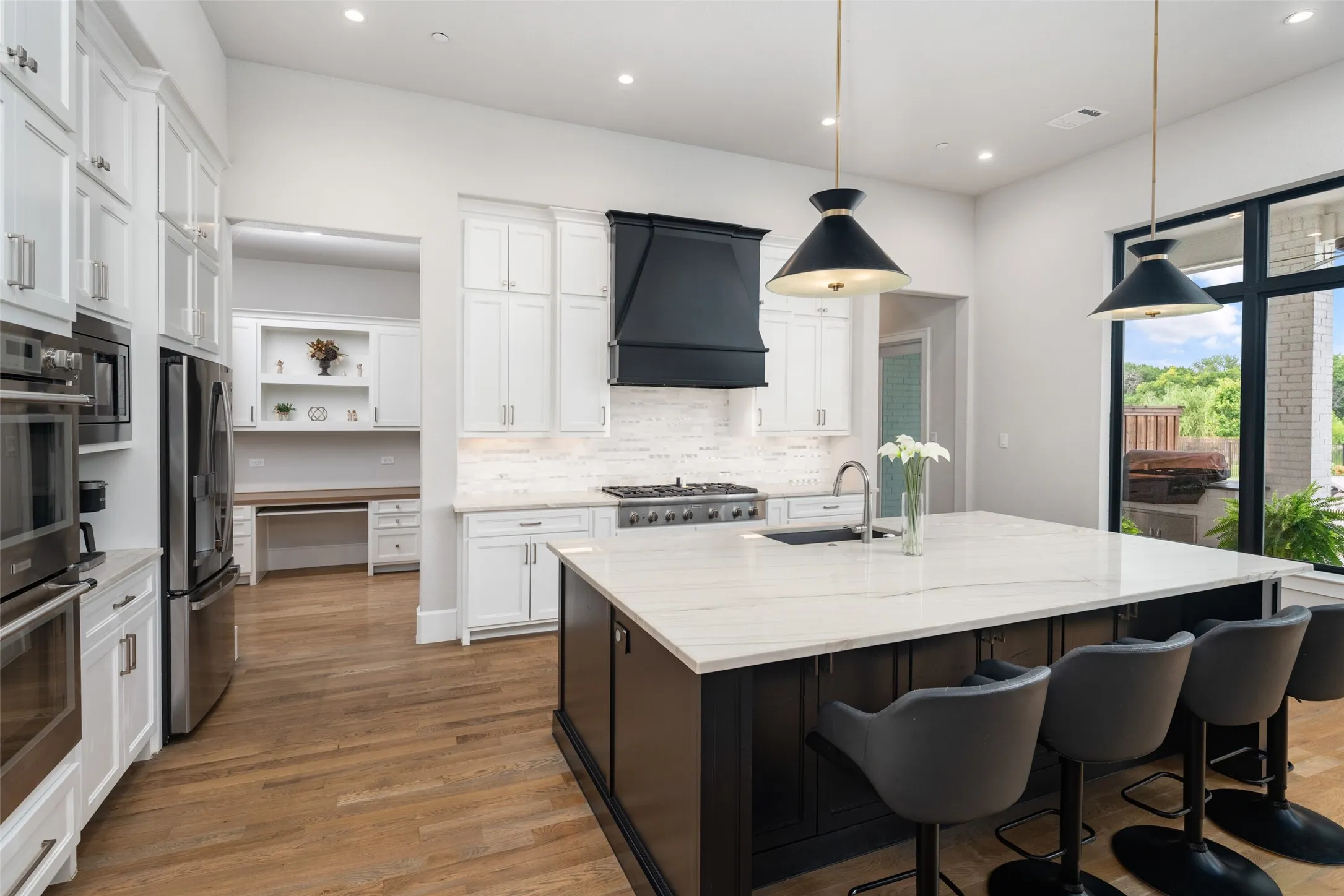 Single Family Residence For Sale in Collin County , 701 Inverness Lane, Lucas, Texas 75002, 5 Bedroom, 6 Bathroom, 3 Garage spaces, 4,661 Sqft, built in 2020, mls#21307783, Real Estate Agent in Lucas, Homes For Sale in Collin county, Homes For Sale in Lucas, Realtor in Lucas Texas, Real Estate Brokerage Independent Realty Texas, Luminita Cordes Realtor
