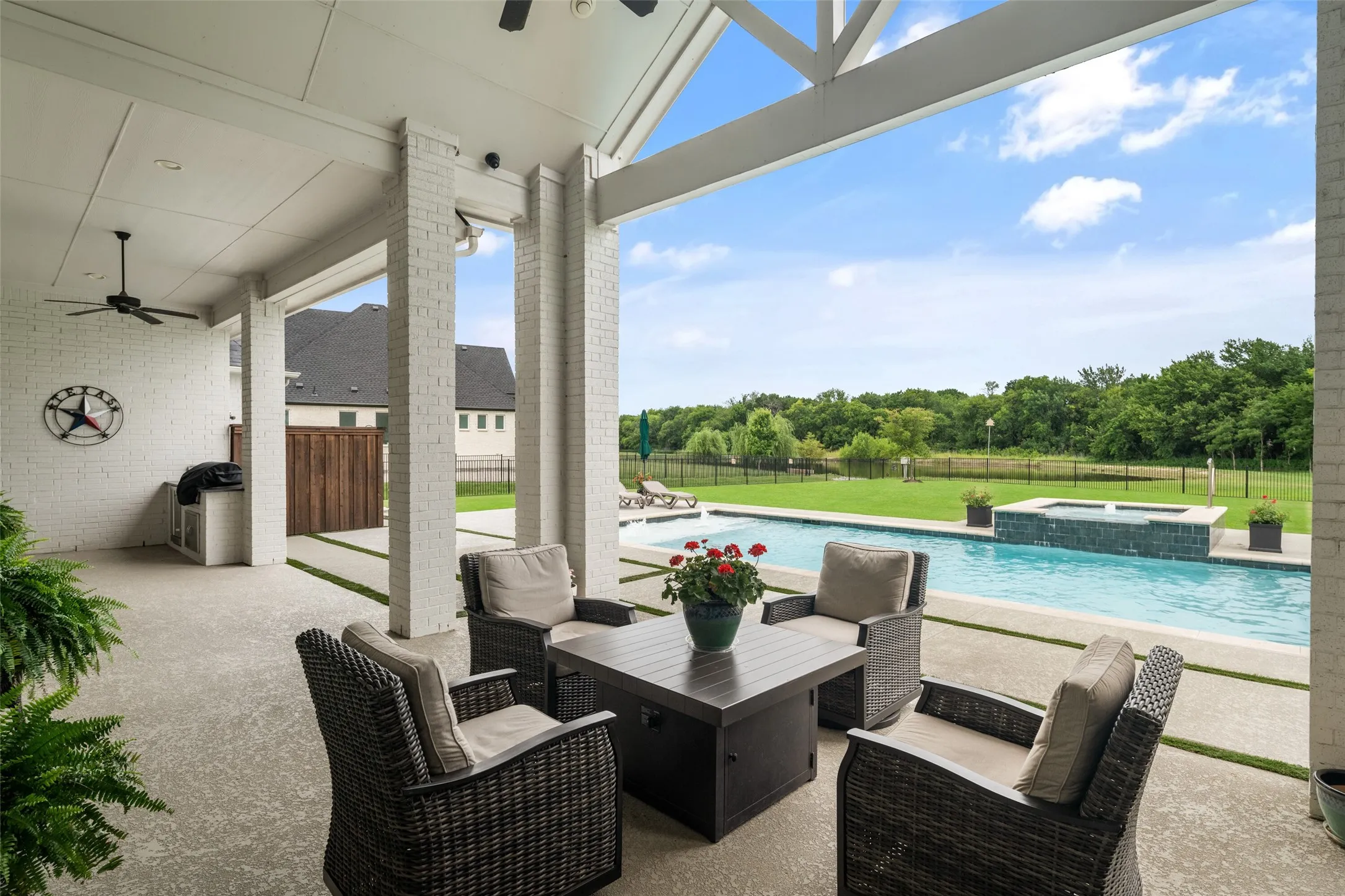 Single Family Residence For Sale in Collin County , 701 Inverness Lane, Lucas, Texas 75002, 5 Bedroom, 6 Bathroom, 3 Garage spaces, 4,661 Sqft, built in 2020, mls#21307783, Real Estate Agent in Lucas, Homes For Sale in Collin county, Homes For Sale in Lucas, Realtor in Lucas Texas, Real Estate Brokerage Independent Realty Texas, Luminita Cordes Realtor