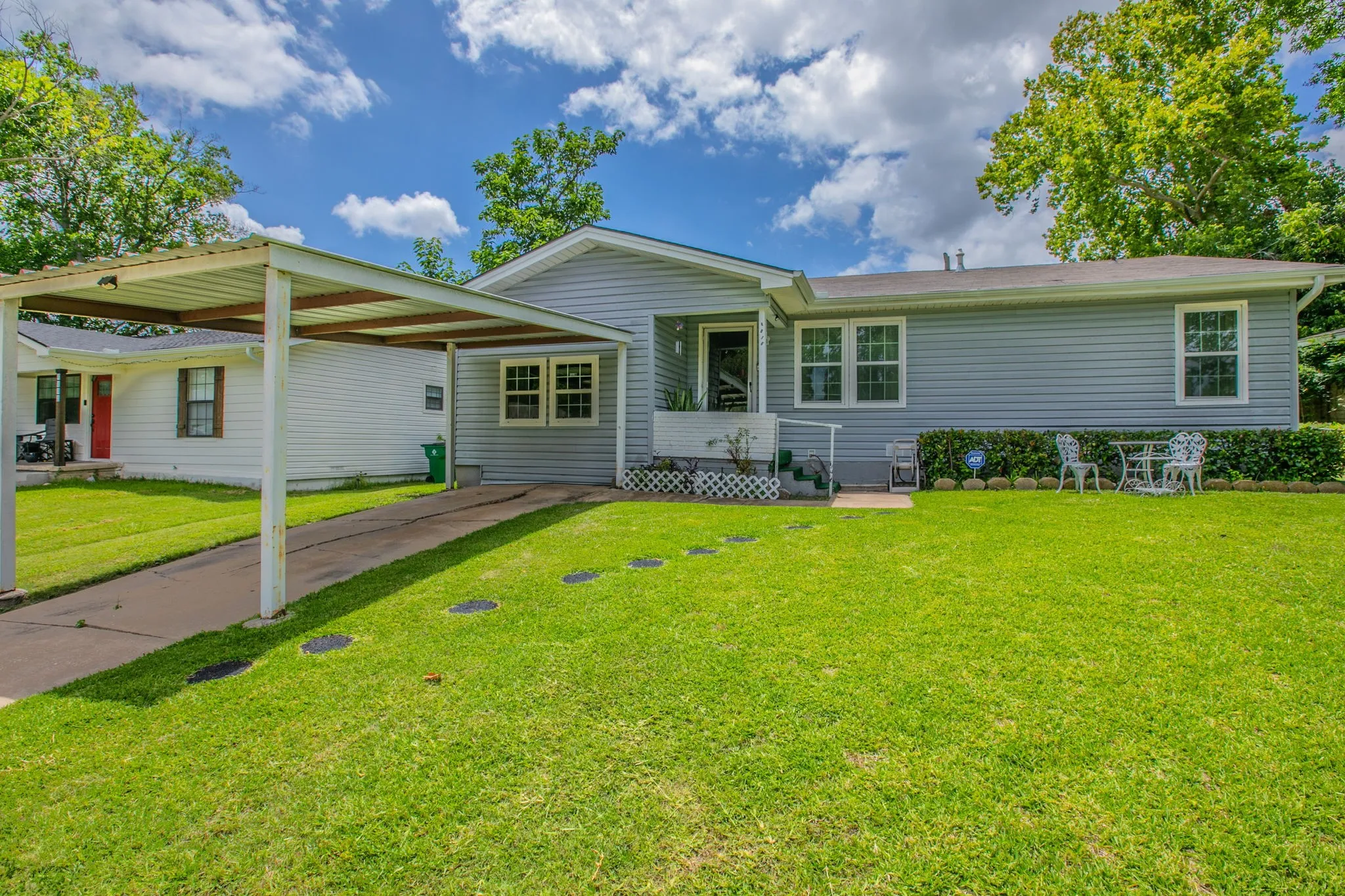 Single Family Residence For Sale in Mc Lennan County , 4816 Inwood Drive, Beverly Hills, Texas 76711, 3 Bedrooms, 2 Bathrooms, Garage spaces, 1,416 Sqft, built in 1962, Price $190,000, mls#21311814, Real Estate Agent in Beverly Hills, Homes For Sale in Mc Lennan county, Homes For Sale in Beverly Hills, Realtor in Beverly Hills Texas, Real Estate Brokerage Independent Realty Texas, Luminita Cordes Realtor
