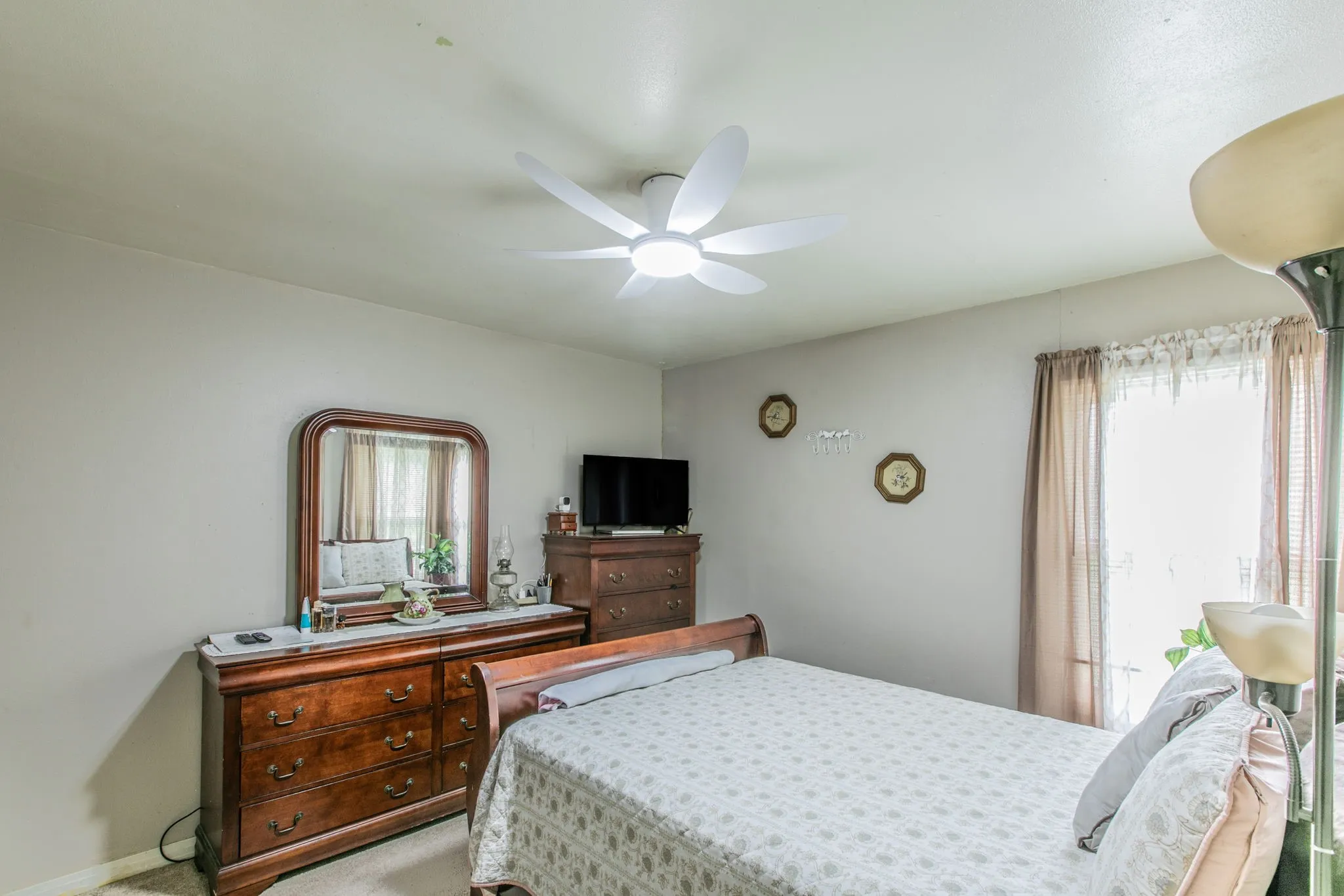Single Family Residence For Sale in Mc Lennan County , 4816 Inwood Drive, Beverly Hills, Texas 76711, 3 Bedrooms, 2 Bathrooms, Garage spaces, 1,416 Sqft, built in 1962, Price $190,000, mls#21311814, Real Estate Agent in Beverly Hills, Homes For Sale in Mc Lennan county, Homes For Sale in Beverly Hills, Realtor in Beverly Hills Texas, Real Estate Brokerage Independent Realty Texas, Luminita Cordes Realtor