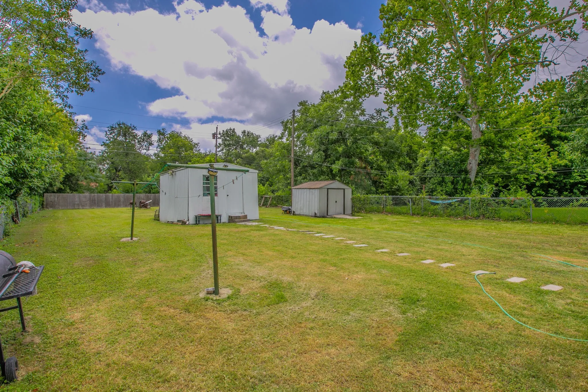 Single Family Residence For Sale in Mc Lennan County , 4816 Inwood Drive, Beverly Hills, Texas 76711, 3 Bedrooms, 2 Bathrooms, Garage spaces, 1,416 Sqft, built in 1962, Price $190,000, mls#21311814, Real Estate Agent in Beverly Hills, Homes For Sale in Mc Lennan county, Homes For Sale in Beverly Hills, Realtor in Beverly Hills Texas, Real Estate Brokerage Independent Realty Texas, Luminita Cordes Realtor