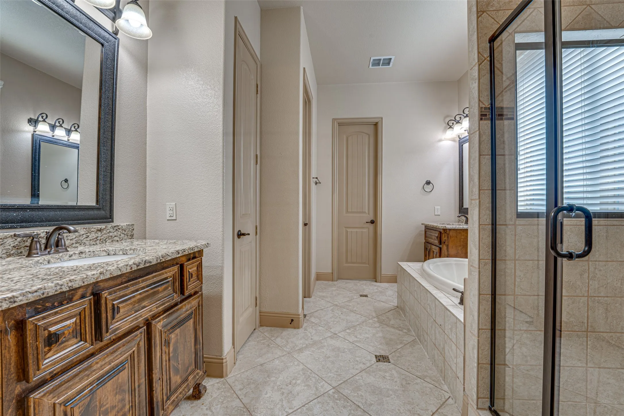 Single Family Residence For Sale in Collin County , 1013 Taylor Drive, Allen, Texas 75013, 5 Bedroom, 4 Bathroom, 2 Garage spaces, 3,716 Sqft, built in 2016, mls#21312142, Real Estate Agent in Allen, Homes For Sale in Collin county, Homes For Sale in Allen, Realtor in Allen Texas, Real Estate Brokerage Independent Realty Texas, Luminita Cordes Realtor