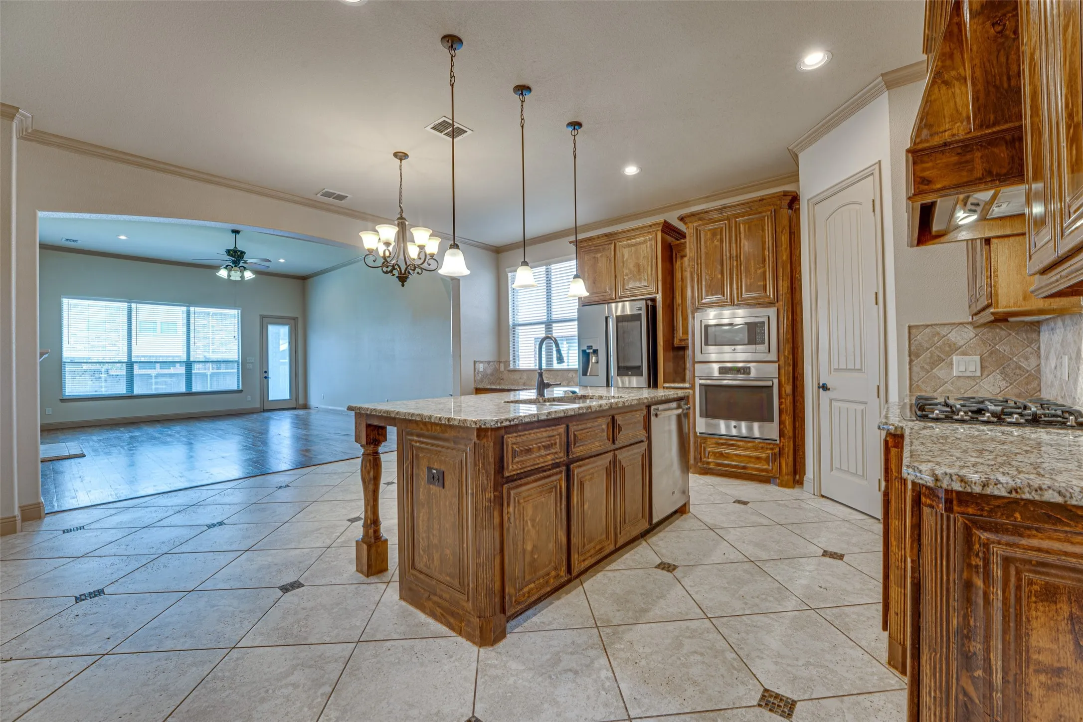 Single Family Residence For Sale in Collin County , 1013 Taylor Drive, Allen, Texas 75013, 5 Bedroom, 4 Bathroom, 2 Garage spaces, 3,716 Sqft, built in 2016, mls#21312142, Real Estate Agent in Allen, Homes For Sale in Collin county, Homes For Sale in Allen, Realtor in Allen Texas, Real Estate Brokerage Independent Realty Texas, Luminita Cordes Realtor