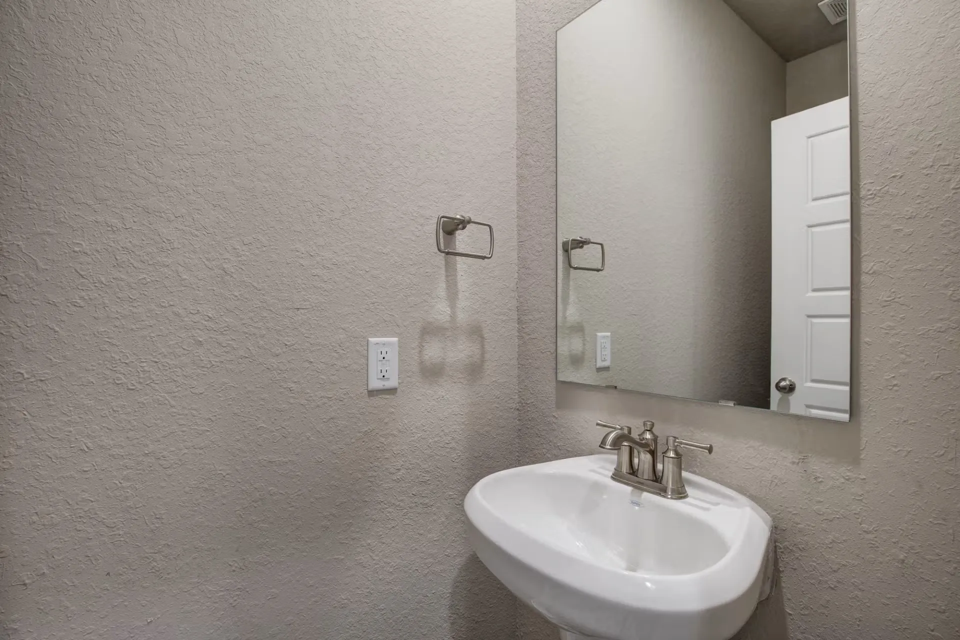 Single Family Residence For Sale in Guadalupe County , 416 Jills Path, Seguin, Texas 78155, 4 Bedroom, 3 Bathroom, 2 Garage spaces, 2,477 Sqft, built in 2026, mls#21313302, Real Estate Agent in Seguin, Homes For Sale in Guadalupe county, Homes For Sale in Seguin, Realtor in Seguin Texas, Real Estate Brokerage Independent Realty Texas, Luminita Cordes Realtor