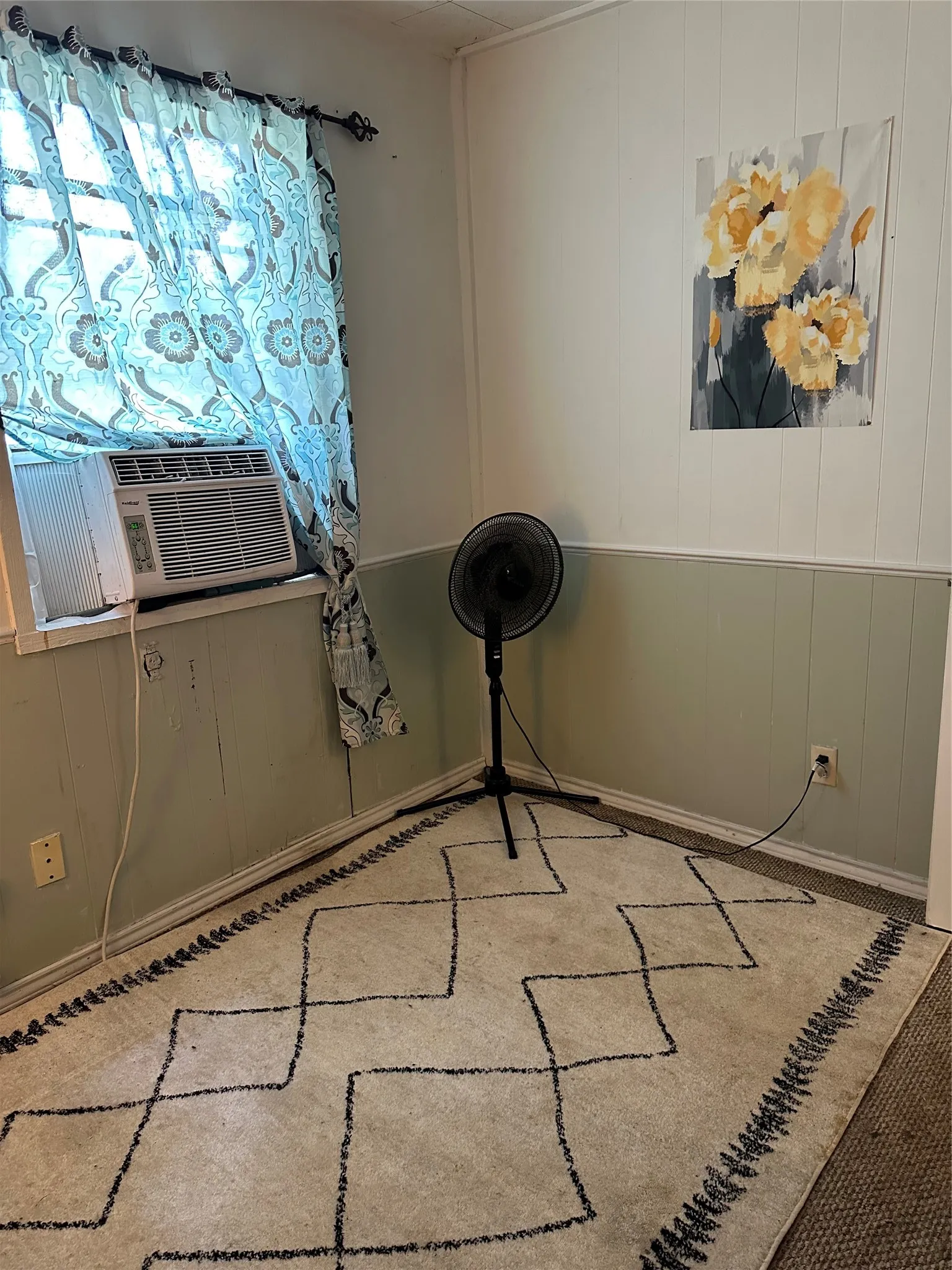 Single Family Residence For Sale in Henderson County , 355 Spring Valley Street, Gun Barrel City, Texas 75156, 3 Bedroom, 2 Bathroom, Garage spaces, 1,092 Sqft, built in 1976, mls#21313275, Real Estate Agent in Gun Barrel City, Homes For Sale in Henderson county, Homes For Sale in Gun Barrel City, Realtor in Gun Barrel City Texas, Real Estate Brokerage Independent Realty Texas, Luminita Cordes Realtor