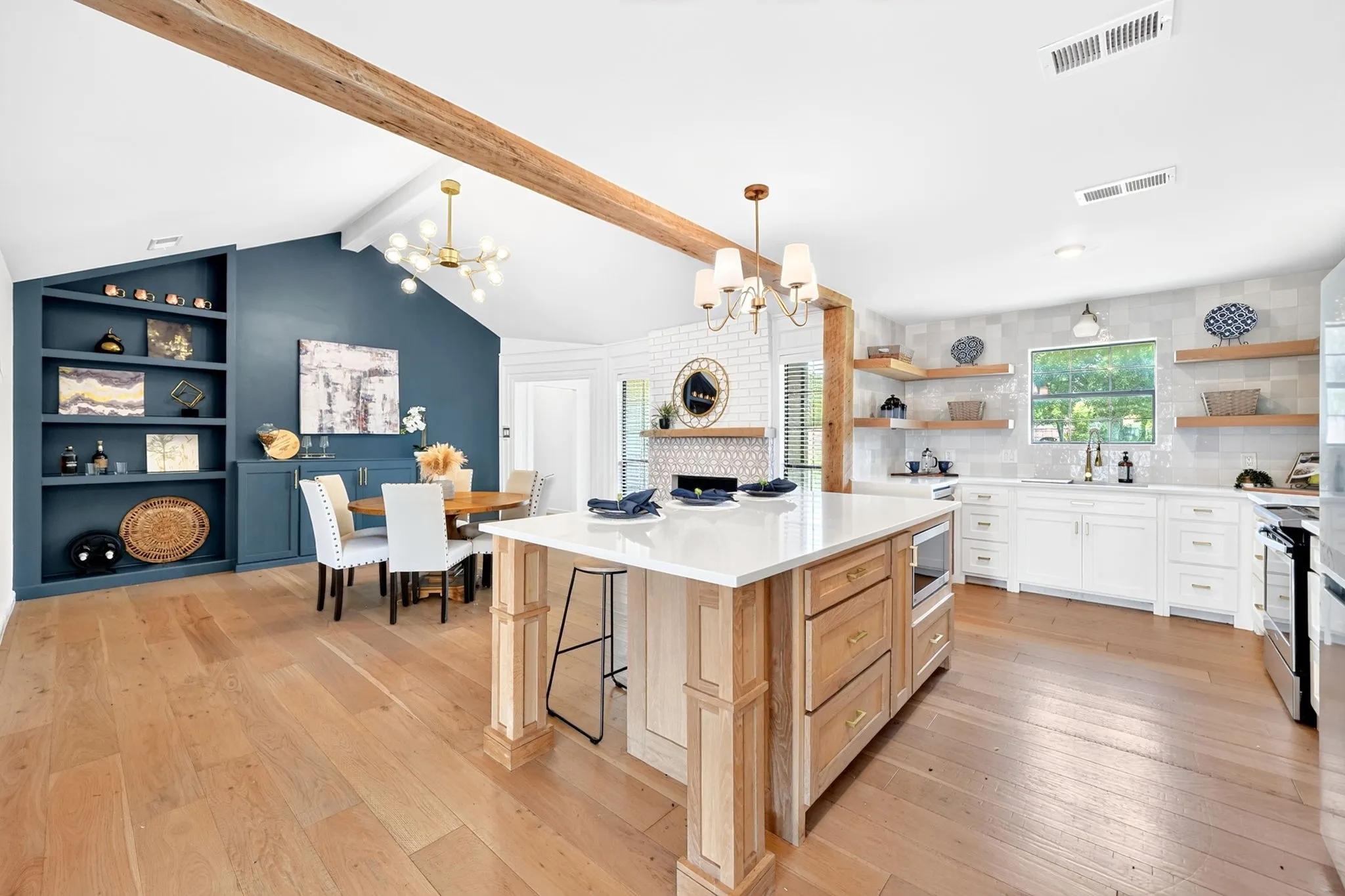 Single Family Residence For Sale in Collin County , 16346 Fm 1778, Farmersville, Texas 75442, 4 Bedroom, 3 Bathroom, 5 Garage spaces, 2,526 Sqft, built in 1986, mls#21308980, Real Estate Agent in Farmersville, Homes For Sale in Collin county, Homes For Sale in Farmersville, Realtor in Farmersville Texas, Real Estate Brokerage Independent Realty Texas, Luminita Cordes Realtor