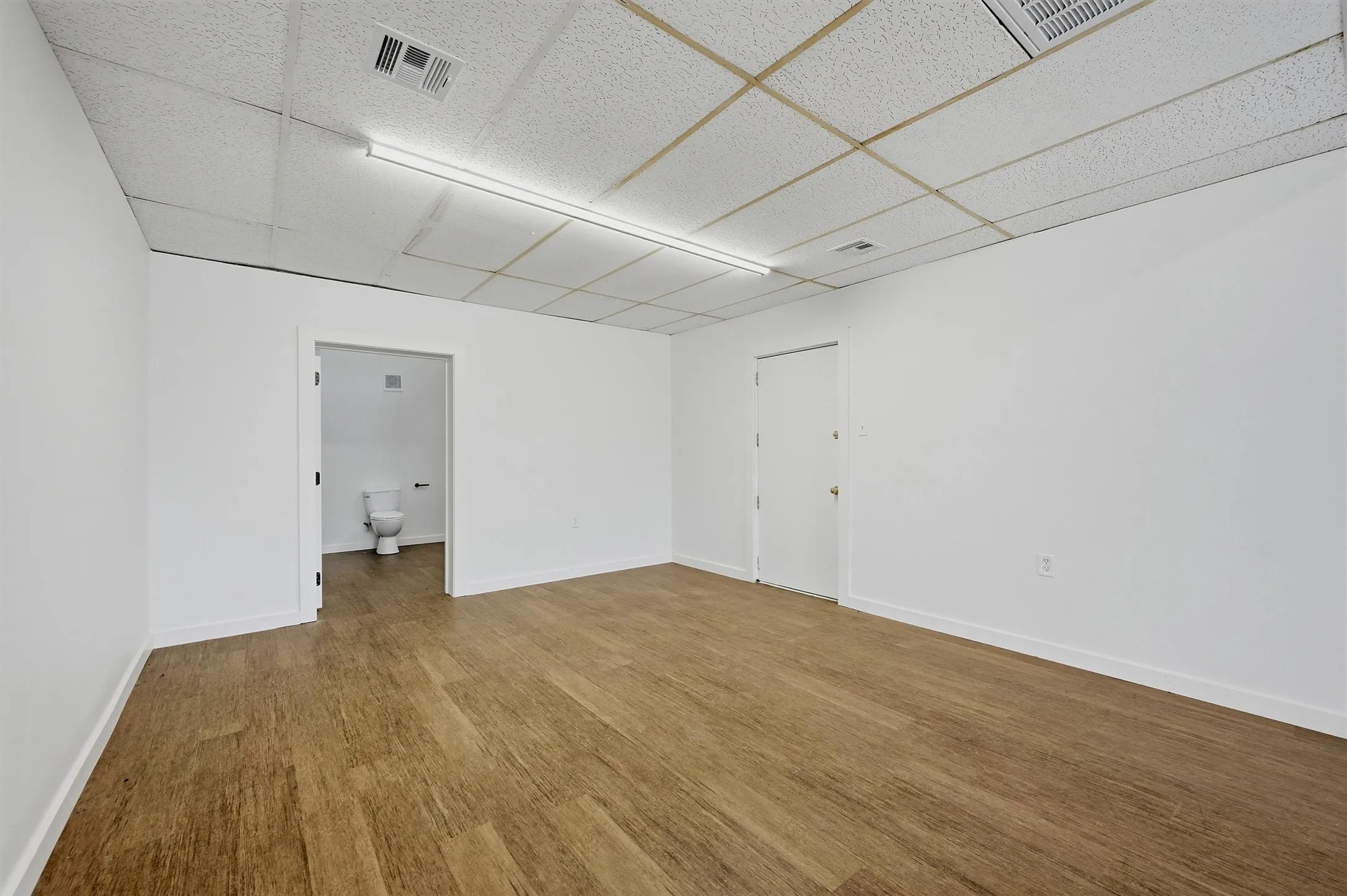 Office For Rent in Grayson County , 2531 W Morton Street 3, Denison, Texas 75020, 0, 0, Garage spaces, 0 Sqft, built in 1962, mls#21312676, Real Estate Agent in Denison, Homes For Rent in Grayson county, Homes For Rent in Denison, Realtor in Denison Texas, Real Estate Brokerage Independent Realty Texas, Luminita Cordes Realtor