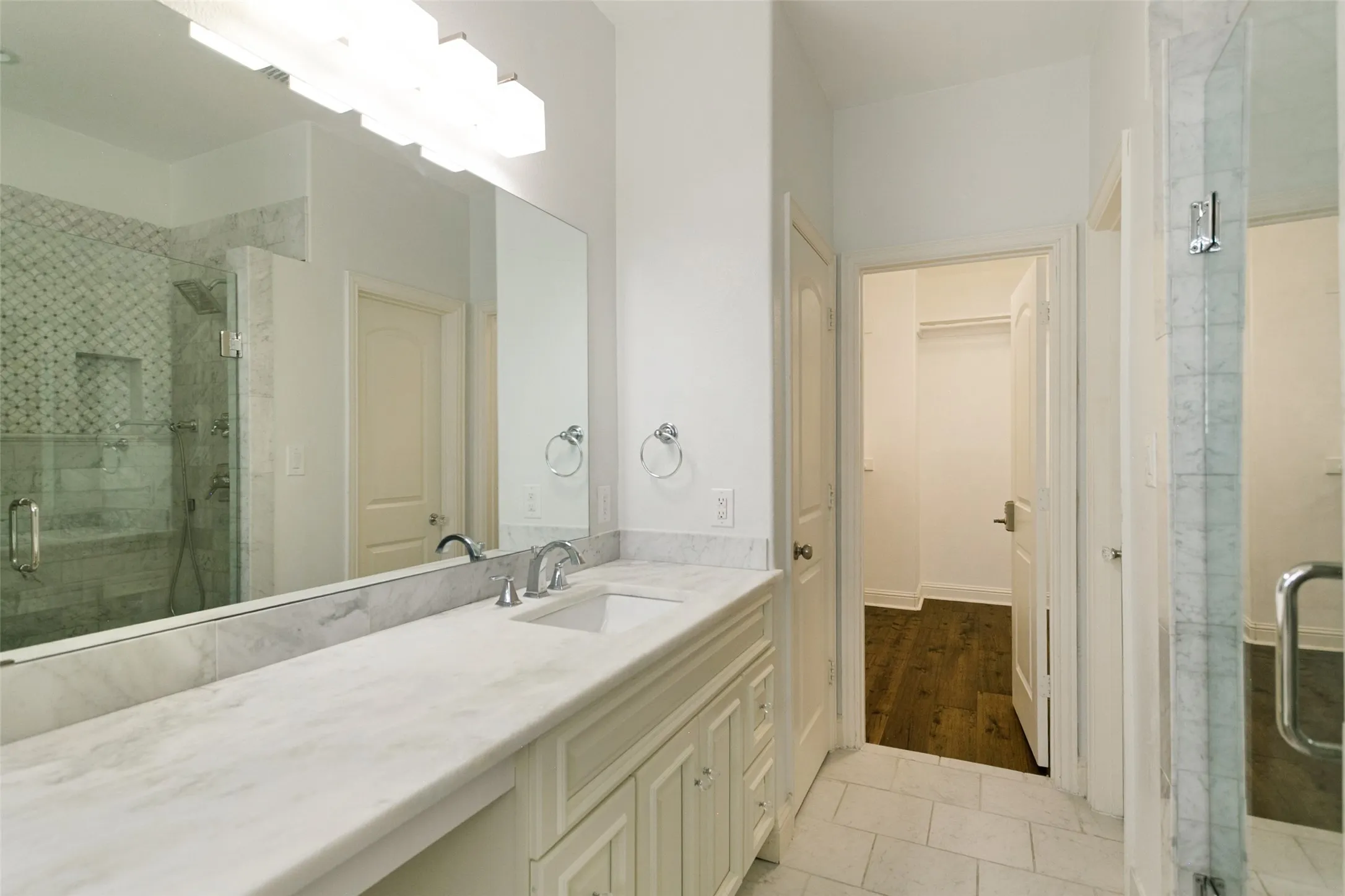 Townhouse For Sale in Collin County , 7212 Scotland Court, Plano, Texas 75024, 3 Bedroom, 4 Bathroom, 2 Garage spaces, 2,015 Sqft, built in 2005, mls#21311505, Real Estate Agent in Plano, Homes For Sale in Collin county, Homes For Sale in Plano, Realtor in Plano Texas, Real Estate Brokerage Independent Realty Texas, Luminita Cordes Realtor