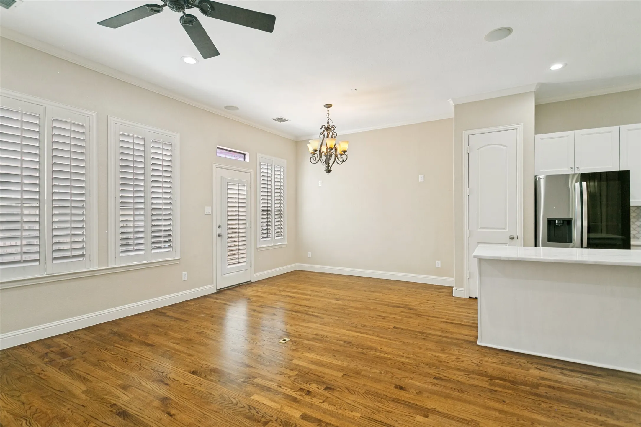 Townhouse For Sale in Collin County , 7212 Scotland Court, Plano, Texas 75024, 3 Bedroom, 4 Bathroom, 2 Garage spaces, 2,015 Sqft, built in 2005, mls#21311505, Real Estate Agent in Plano, Homes For Sale in Collin county, Homes For Sale in Plano, Realtor in Plano Texas, Real Estate Brokerage Independent Realty Texas, Luminita Cordes Realtor