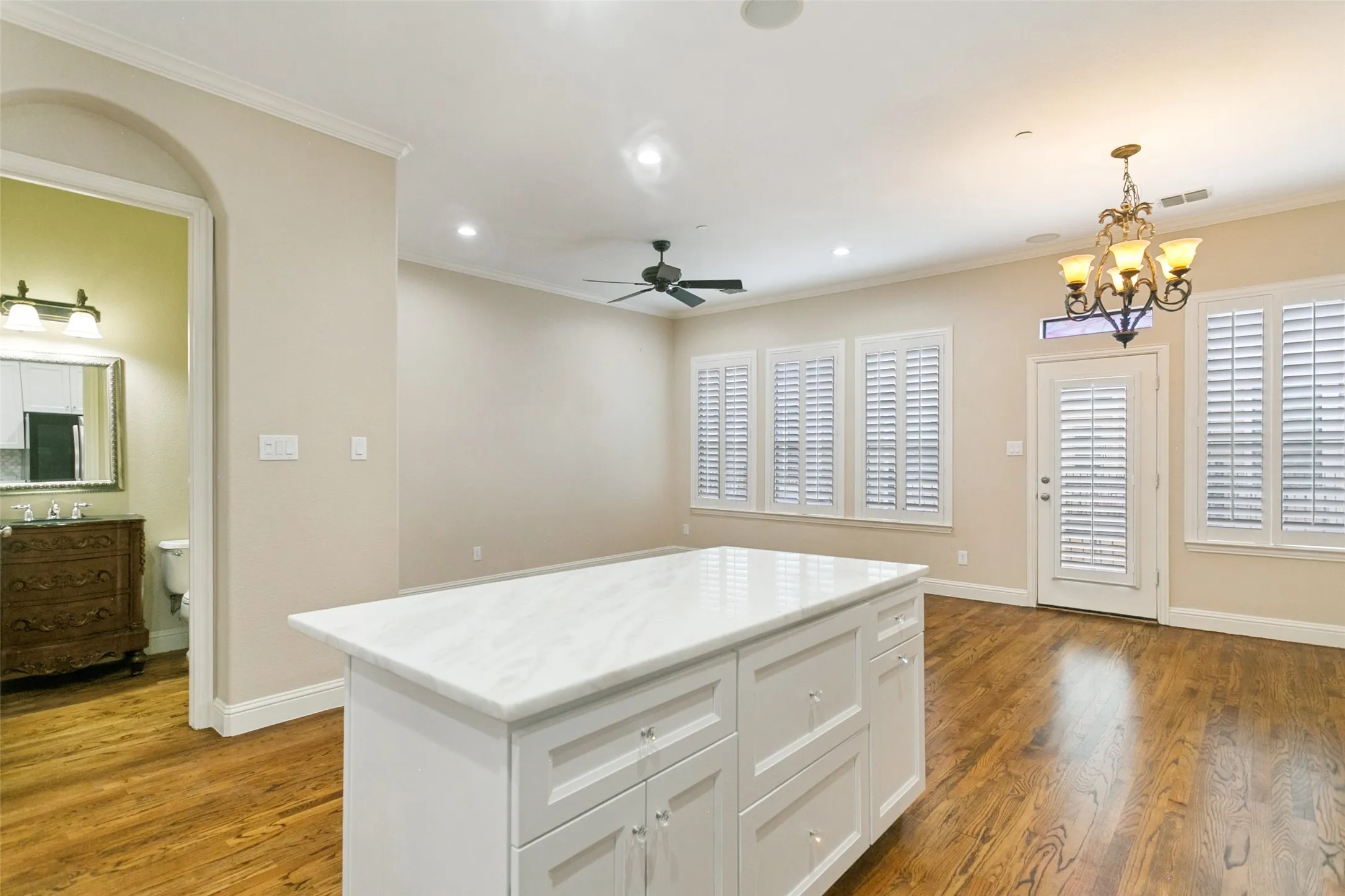 Townhouse For Sale in Collin County , 7212 Scotland Court, Plano, Texas 75024, 3 Bedroom, 4 Bathroom, 2 Garage spaces, 2,015 Sqft, built in 2005, mls#21311505, Real Estate Agent in Plano, Homes For Sale in Collin county, Homes For Sale in Plano, Realtor in Plano Texas, Real Estate Brokerage Independent Realty Texas, Luminita Cordes Realtor