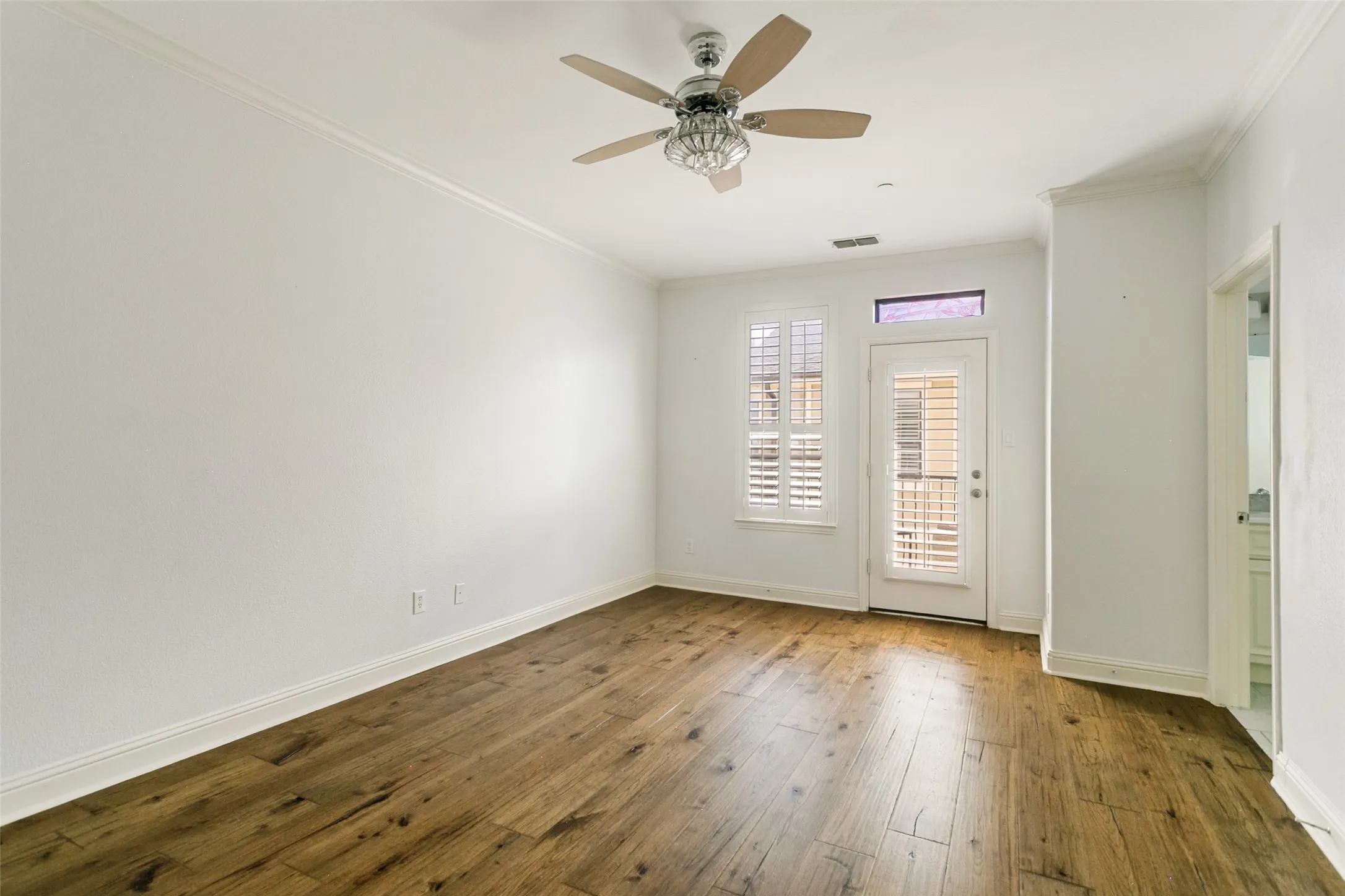 Townhouse For Sale in Collin County , 7212 Scotland Court, Plano, Texas 75024, 3 Bedroom, 4 Bathroom, 2 Garage spaces, 2,015 Sqft, built in 2005, mls#21311505, Real Estate Agent in Plano, Homes For Sale in Collin county, Homes For Sale in Plano, Realtor in Plano Texas, Real Estate Brokerage Independent Realty Texas, Luminita Cordes Realtor
