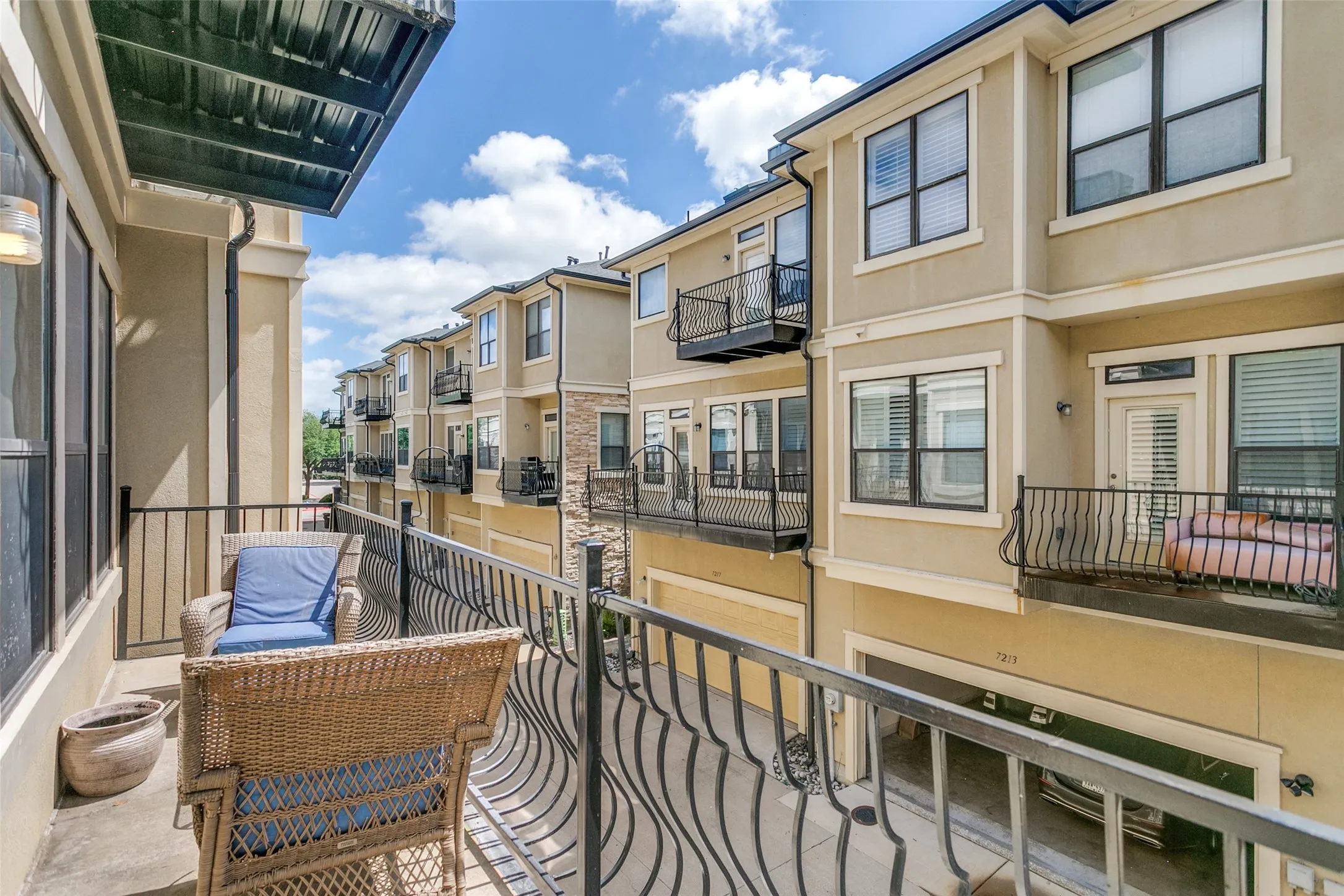 Townhouse For Sale in Collin County , 7212 Scotland Court, Plano, Texas 75024, 3 Bedroom, 4 Bathroom, 2 Garage spaces, 2,015 Sqft, built in 2005, mls#21311505, Real Estate Agent in Plano, Homes For Sale in Collin county, Homes For Sale in Plano, Realtor in Plano Texas, Real Estate Brokerage Independent Realty Texas, Luminita Cordes Realtor