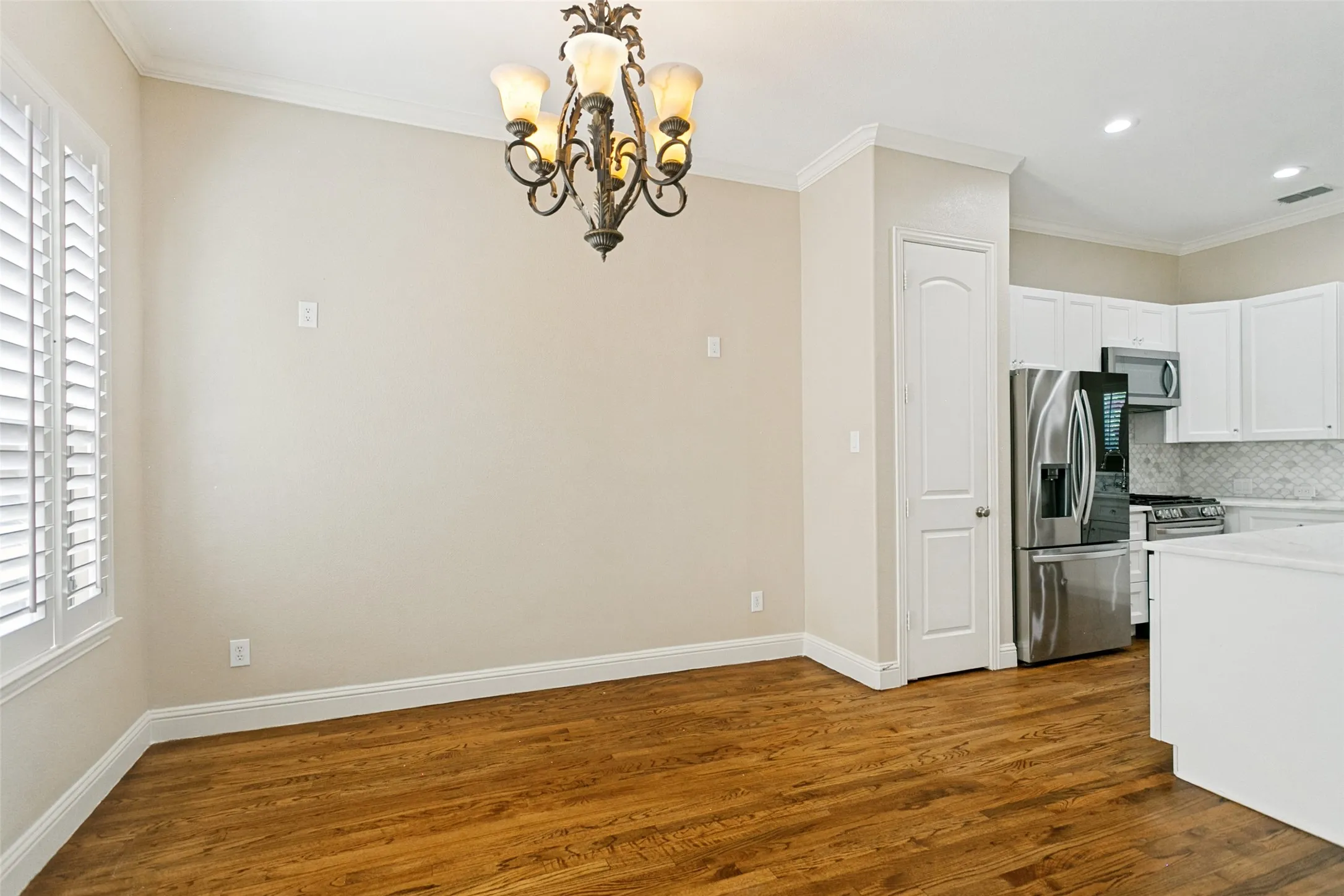Townhouse For Sale in Collin County , 7212 Scotland Court, Plano, Texas 75024, 3 Bedroom, 4 Bathroom, 2 Garage spaces, 2,015 Sqft, built in 2005, mls#21311505, Real Estate Agent in Plano, Homes For Sale in Collin county, Homes For Sale in Plano, Realtor in Plano Texas, Real Estate Brokerage Independent Realty Texas, Luminita Cordes Realtor