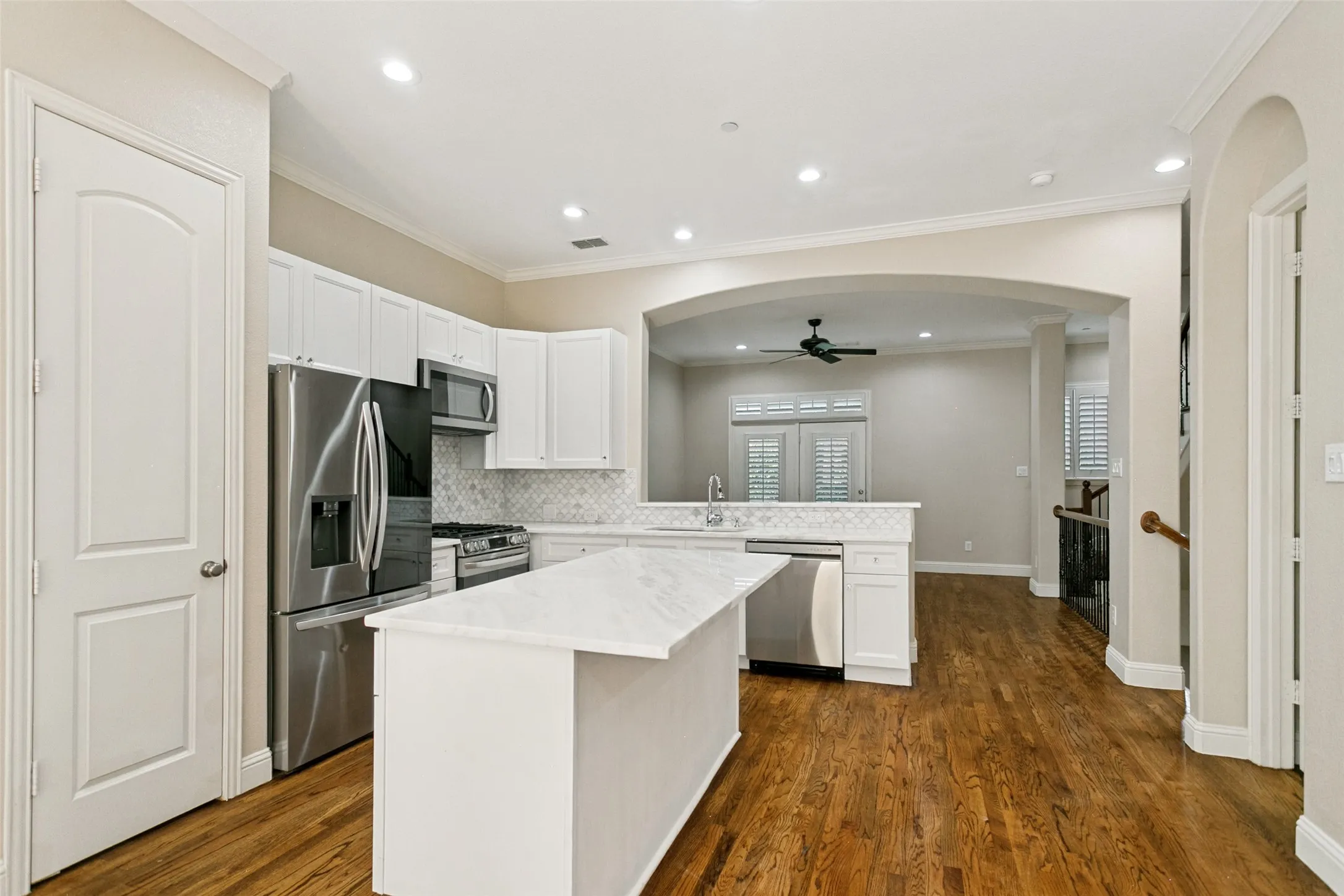 Townhouse For Sale in Collin County , 7212 Scotland Court, Plano, Texas 75024, 3 Bedroom, 4 Bathroom, 2 Garage spaces, 2,015 Sqft, built in 2005, mls#21311505, Real Estate Agent in Plano, Homes For Sale in Collin county, Homes For Sale in Plano, Realtor in Plano Texas, Real Estate Brokerage Independent Realty Texas, Luminita Cordes Realtor