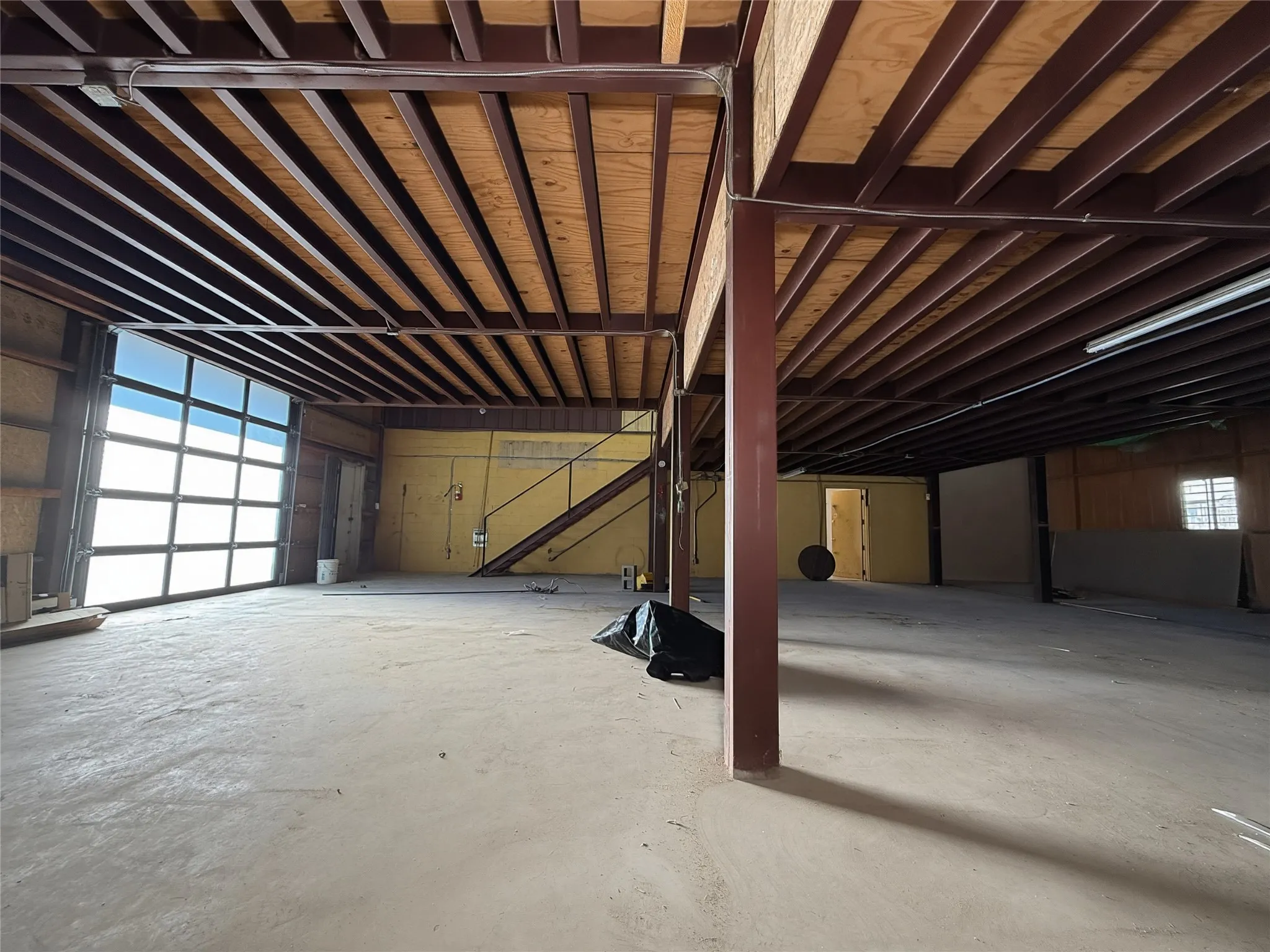 Warehouse For Rent in Grayson County , 2531 W Morton Street 2, Denison, Texas 75020, 0, 0, Garage spaces, 0 Sqft, built in 1962, Price $1,500, mls#21312645, Real Estate Agent in Denison, Homes For Rent in Grayson county, Homes For Rent in Denison, Realtor in Denison Texas, Real Estate Brokerage Independent Realty Texas, Luminita Cordes Realtor