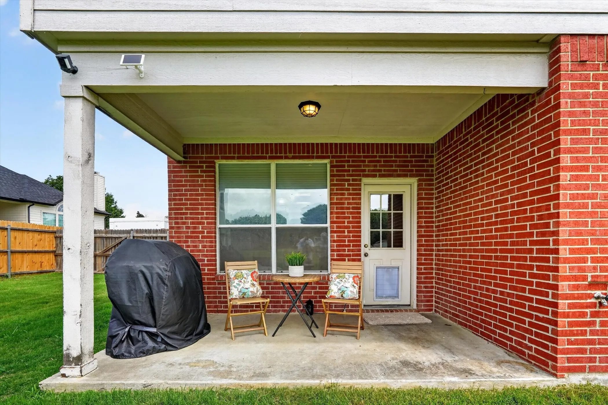 Single Family Residence For Sale in Tarrant County , 1200 Dover Heights Trail, Mansfield, Texas 76063, 5 Bedroom, 3 Bathroom, 3 Garage spaces, 3,157 Sqft, built in 2004, mls#21312728, Real Estate Agent in Mansfield, Homes For Sale in Tarrant county, Homes For Sale in Mansfield, Realtor in Mansfield Texas, Real Estate Brokerage Independent Realty Texas, Luminita Cordes Realtor