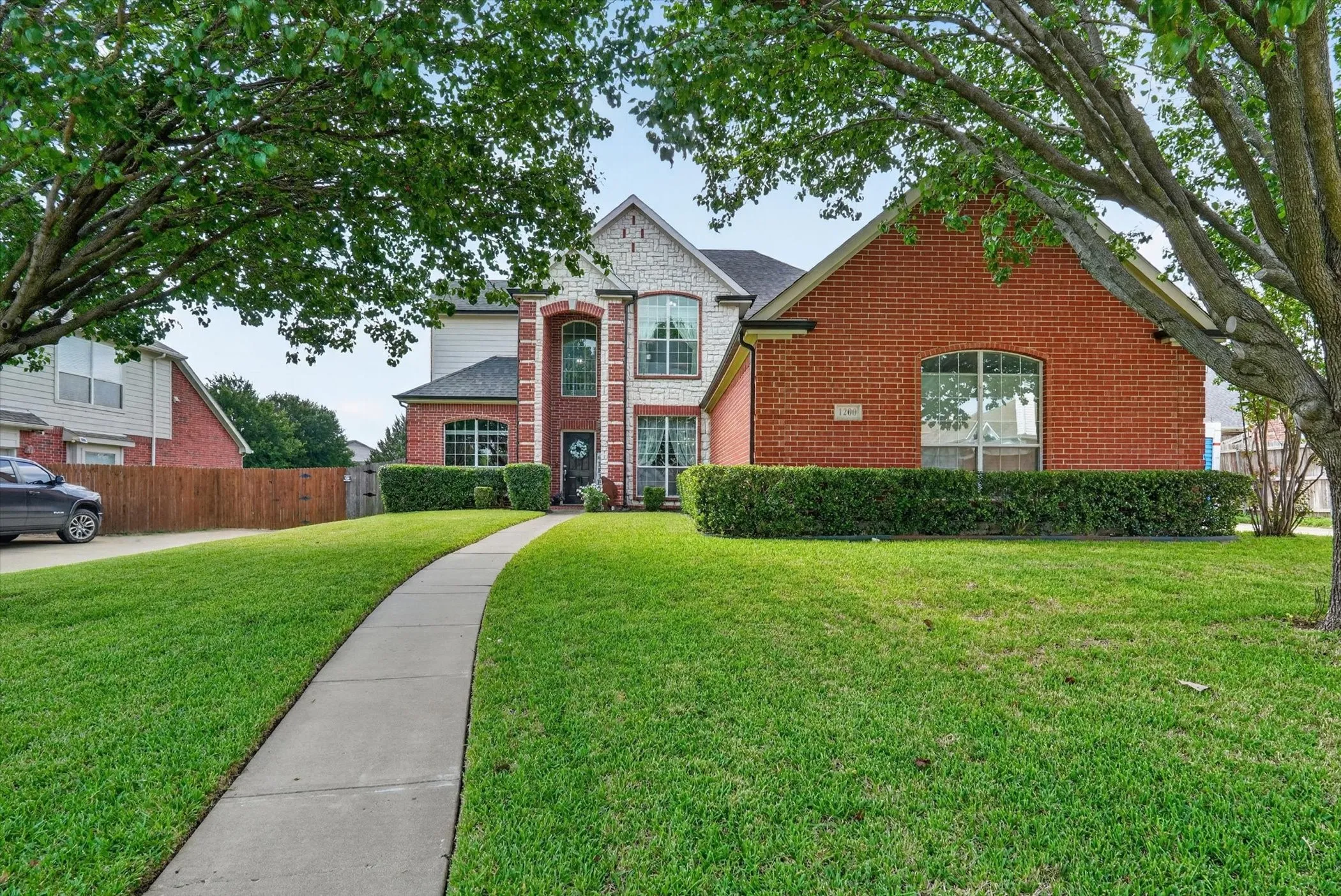 Single Family Residence For Sale in Tarrant County , 1200 Dover Heights Trail, Mansfield, Texas 76063, 5 Bedroom, 3 Bathroom, 3 Garage spaces, 3,157 Sqft, built in 2004, mls#21312728, Real Estate Agent in Mansfield, Homes For Sale in Tarrant county, Homes For Sale in Mansfield, Realtor in Mansfield Texas, Real Estate Brokerage Independent Realty Texas, Luminita Cordes Realtor