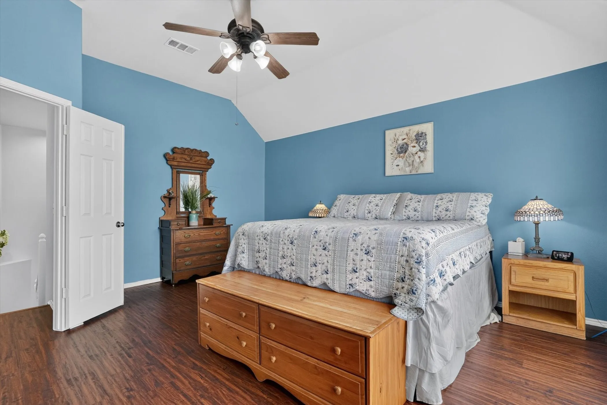 Single Family Residence For Sale in Tarrant County , 1200 Dover Heights Trail, Mansfield, Texas 76063, 5 Bedroom, 3 Bathroom, 3 Garage spaces, 3,157 Sqft, built in 2004, mls#21312728, Real Estate Agent in Mansfield, Homes For Sale in Tarrant county, Homes For Sale in Mansfield, Realtor in Mansfield Texas, Real Estate Brokerage Independent Realty Texas, Luminita Cordes Realtor
