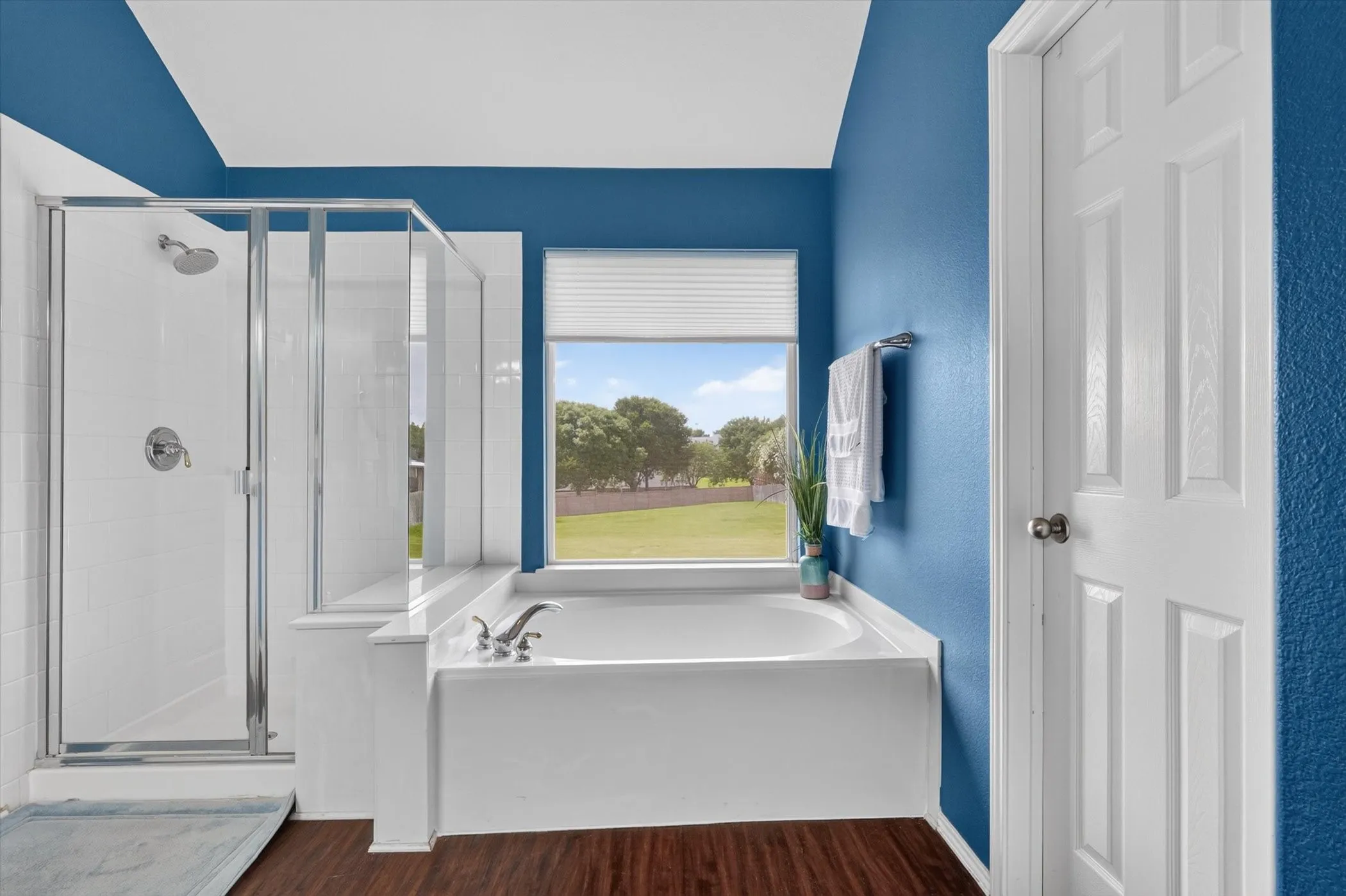 Single Family Residence For Sale in Tarrant County , 1200 Dover Heights Trail, Mansfield, Texas 76063, 5 Bedroom, 3 Bathroom, 3 Garage spaces, 3,157 Sqft, built in 2004, mls#21312728, Real Estate Agent in Mansfield, Homes For Sale in Tarrant county, Homes For Sale in Mansfield, Realtor in Mansfield Texas, Real Estate Brokerage Independent Realty Texas, Luminita Cordes Realtor