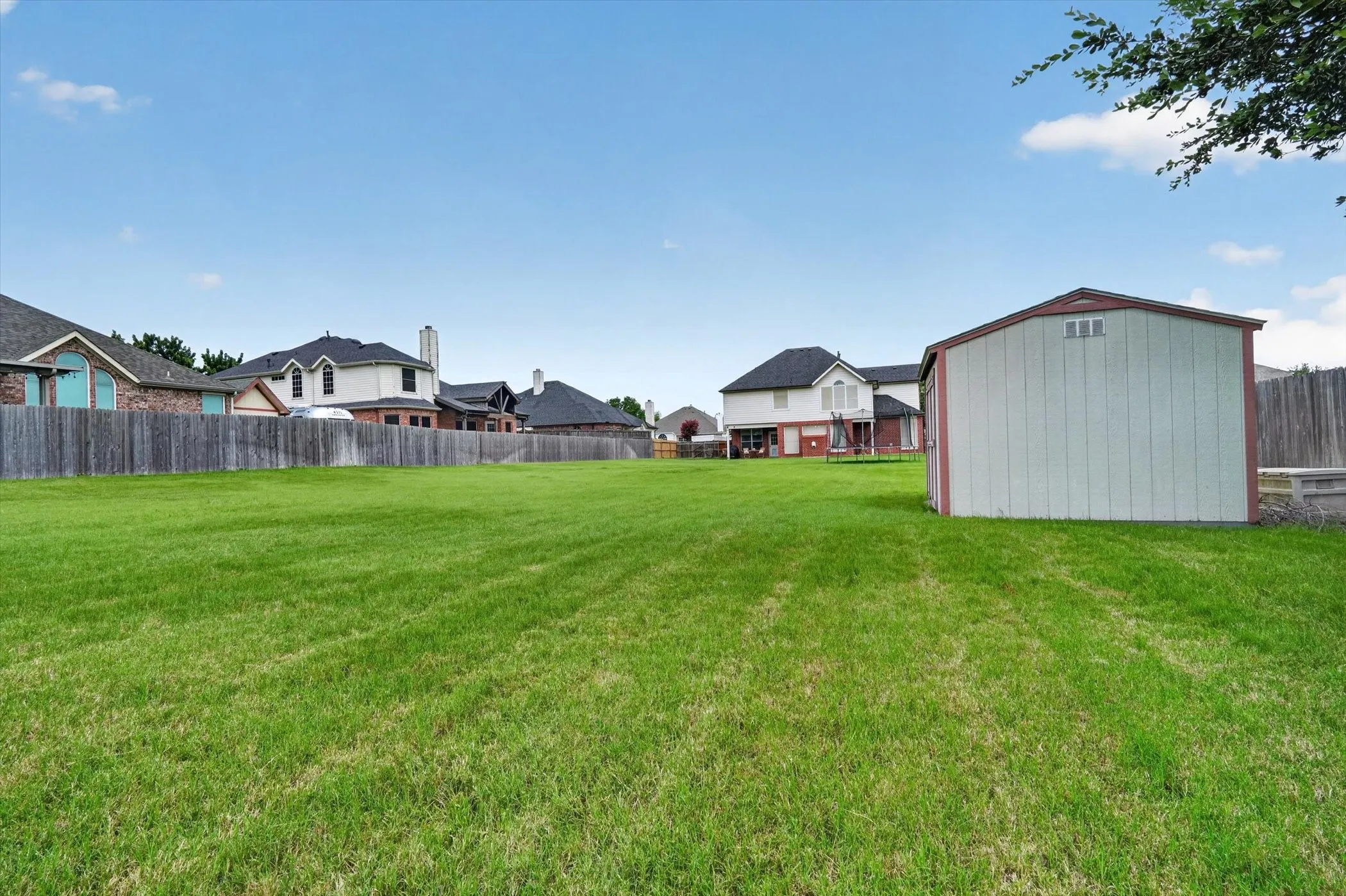 Single Family Residence For Sale in Tarrant County , 1200 Dover Heights Trail, Mansfield, Texas 76063, 5 Bedroom, 3 Bathroom, 3 Garage spaces, 3,157 Sqft, built in 2004, mls#21312728, Real Estate Agent in Mansfield, Homes For Sale in Tarrant county, Homes For Sale in Mansfield, Realtor in Mansfield Texas, Real Estate Brokerage Independent Realty Texas, Luminita Cordes Realtor