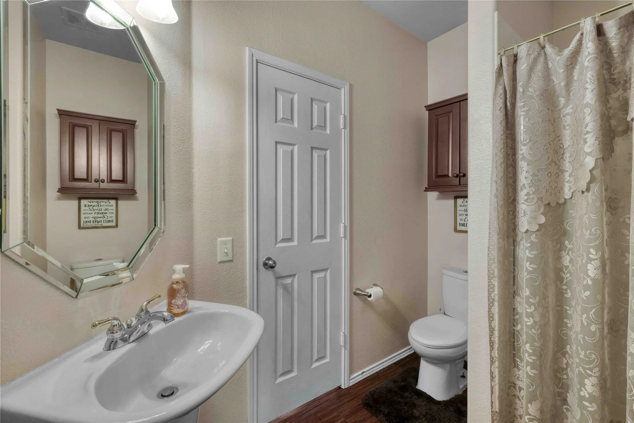 Single Family Residence For Sale in Tarrant County , 1200 Dover Heights Trail, Mansfield, Texas 76063, 5 Bedroom, 3 Bathroom, 3 Garage spaces, 3,157 Sqft, built in 2004, mls#21312728, Real Estate Agent in Mansfield, Homes For Sale in Tarrant county, Homes For Sale in Mansfield, Realtor in Mansfield Texas, Real Estate Brokerage Independent Realty Texas, Luminita Cordes Realtor