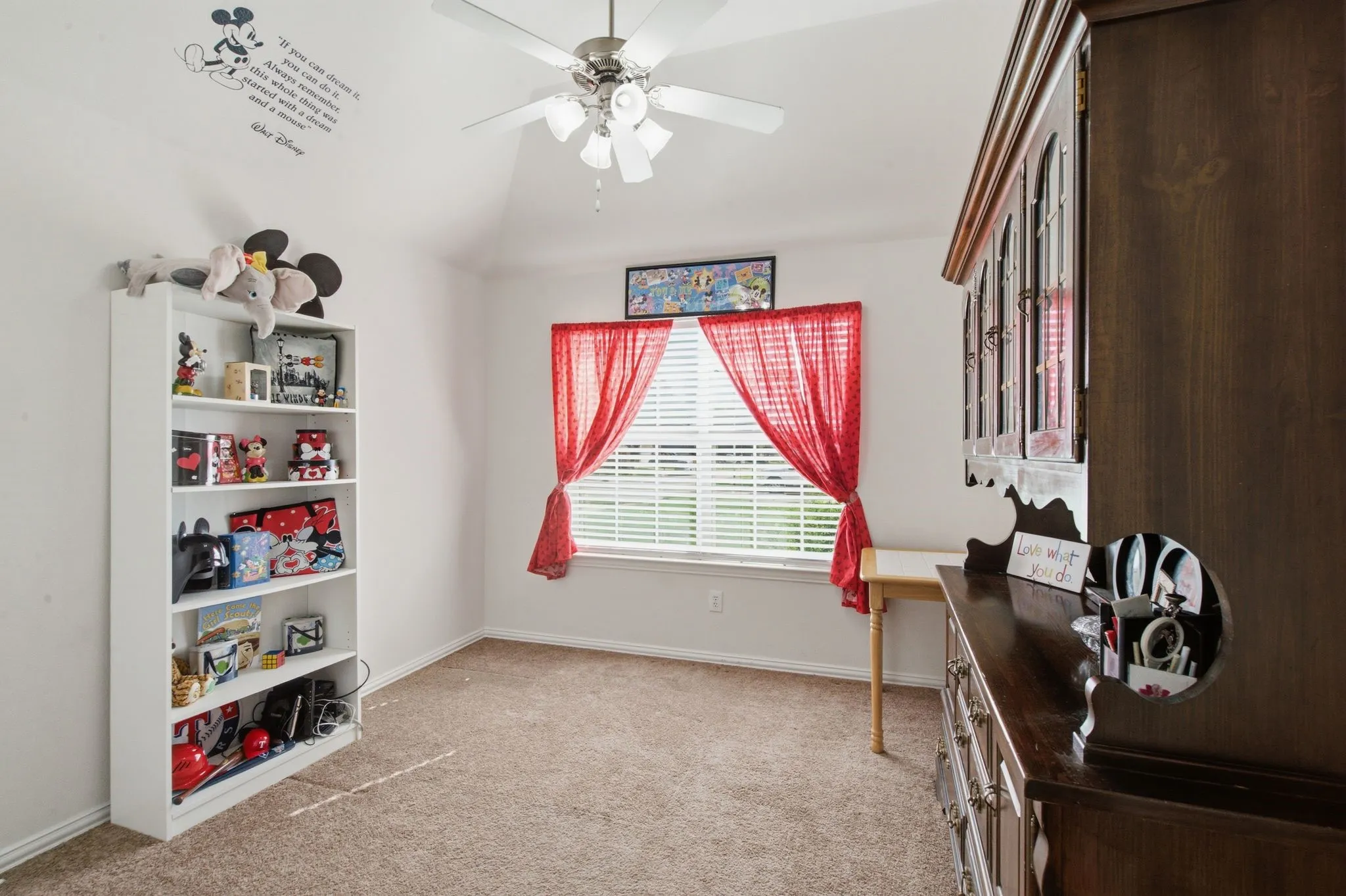 Single Family Residence For Sale in Tarrant County , 8100 Yucatan Court, Arlington, Texas 76002, 4 Bedroom, 3 Bathroom, 3 Garage spaces, 2,906 Sqft, built in 2008, mls#21304164, Real Estate Agent in Arlington, Homes For Sale in Tarrant county, Homes For Sale in Arlington, Realtor in Arlington Texas, Real Estate Brokerage Independent Realty Texas, Luminita Cordes Realtor
