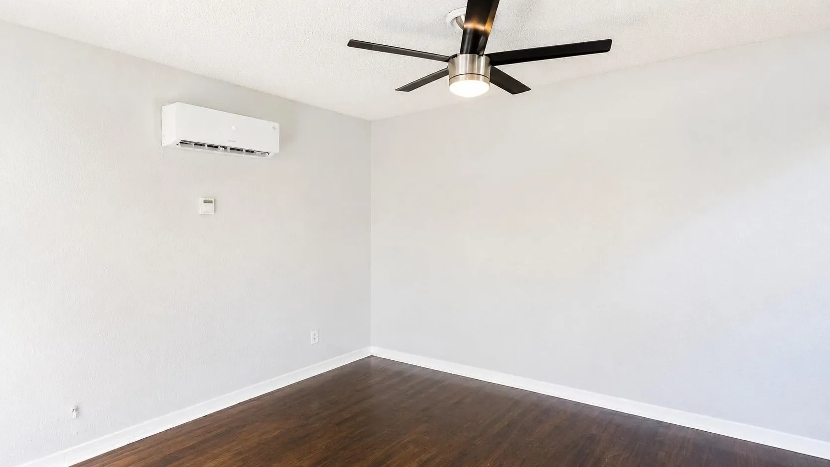 Duplex For Sale in Tarrant County , 1817-1819 Brittain Street, Fort Worth, Texas 76111, 4 Bedrooms, 2 Bathrooms, Garage spaces, 0 Sqft, built in 1947, Price $279,900, mls#21313173, Real Estate Agent in Fort Worth, Homes For Sale in Tarrant county, Homes For Sale in Fort Worth, Realtor in Fort Worth Texas, Real Estate Brokerage Independent Realty Texas, Luminita Cordes Realtor