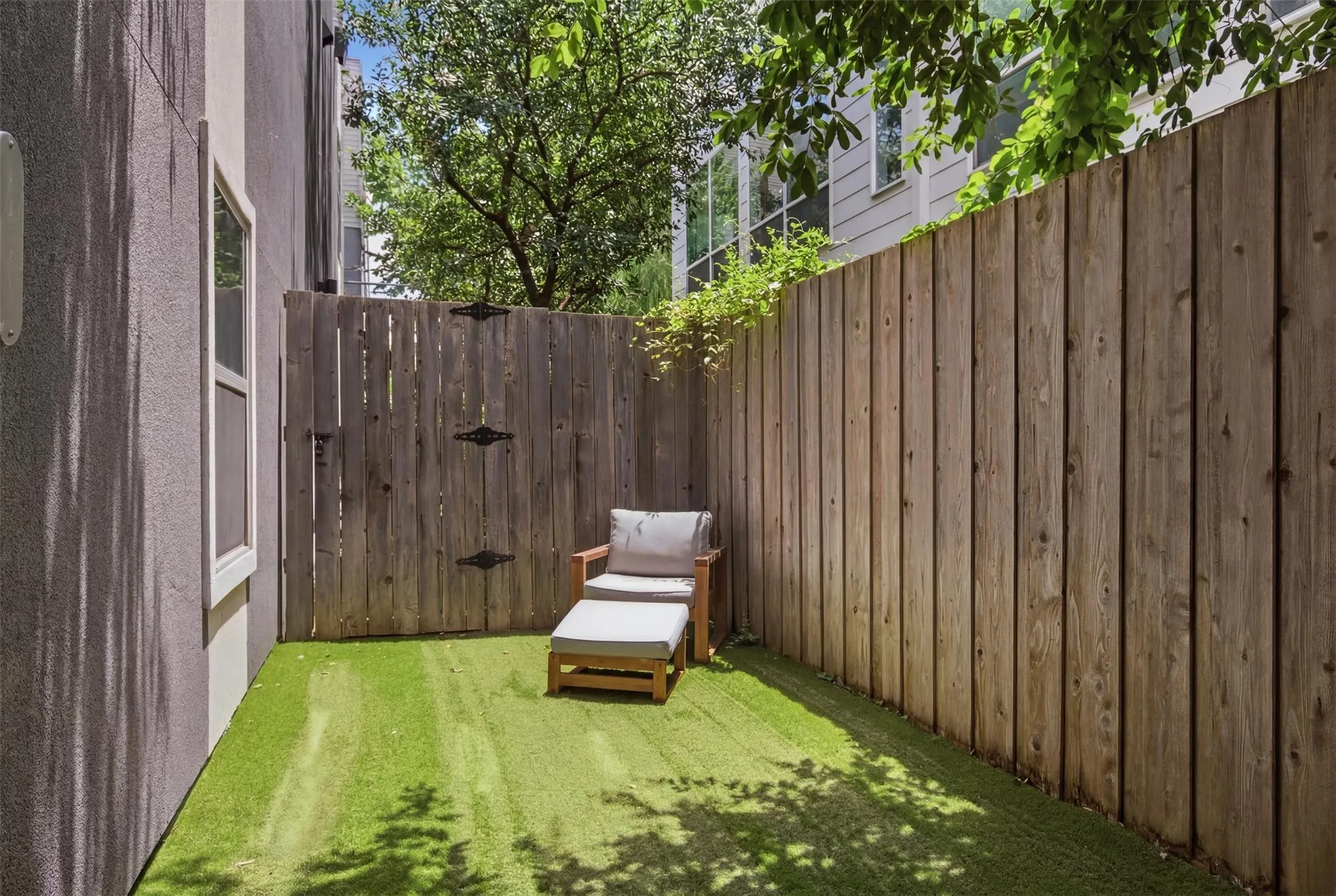 Turfed yard area to relax in.