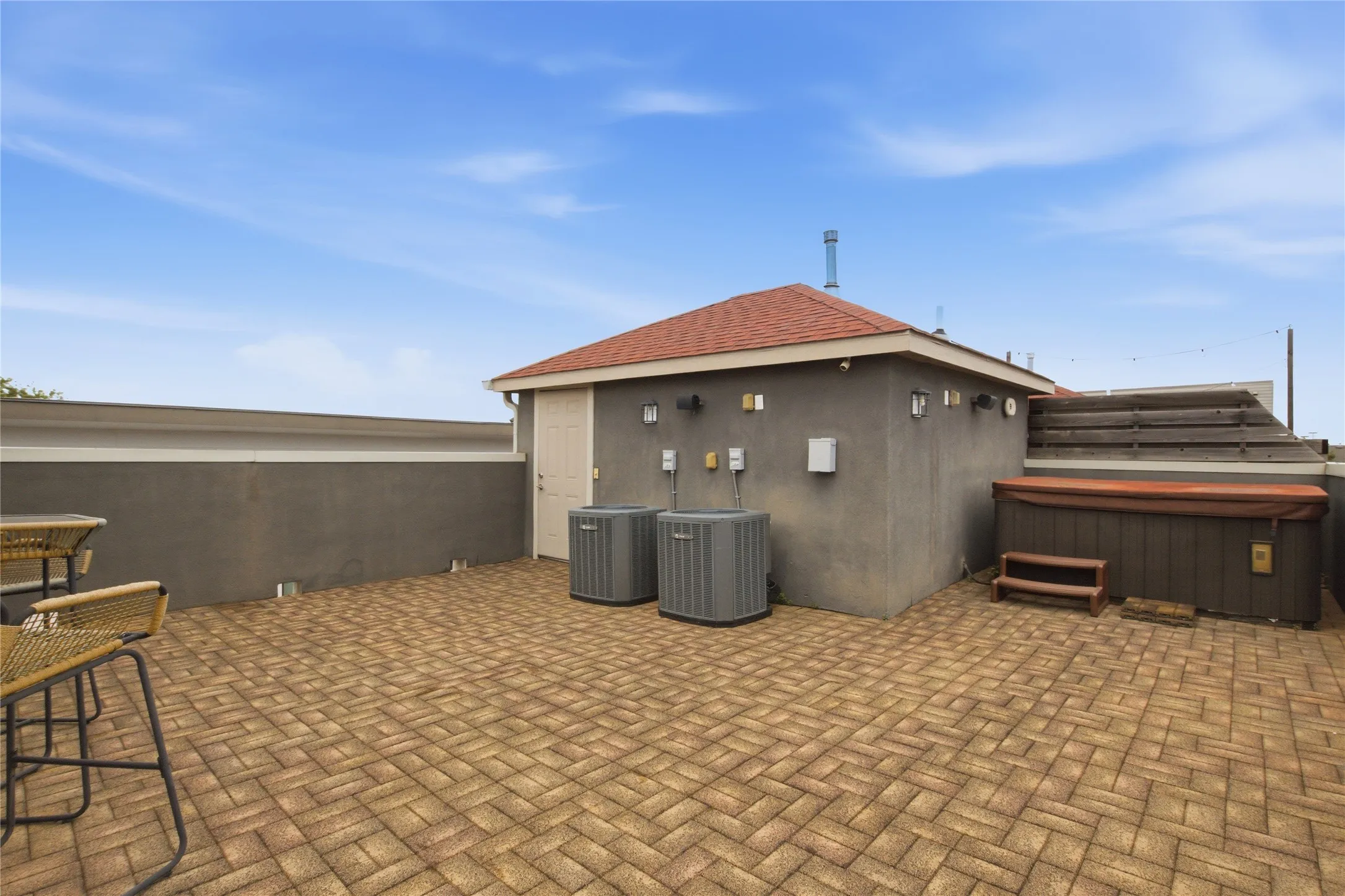 Townhouse For Sale in Dallas County , 1844 Euclid Avenue 3, Dallas, Texas 75206, 3 Bedroom, 4 Bathroom, 2 Garage spaces, 2,184 Sqft, built in 2015, mls#21263184, Real Estate Agent in Dallas, Homes For Sale in Dallas county, Homes For Sale in Dallas, Realtor in Dallas Texas, Real Estate Brokerage Independent Realty Texas, Luminita Cordes Realtor