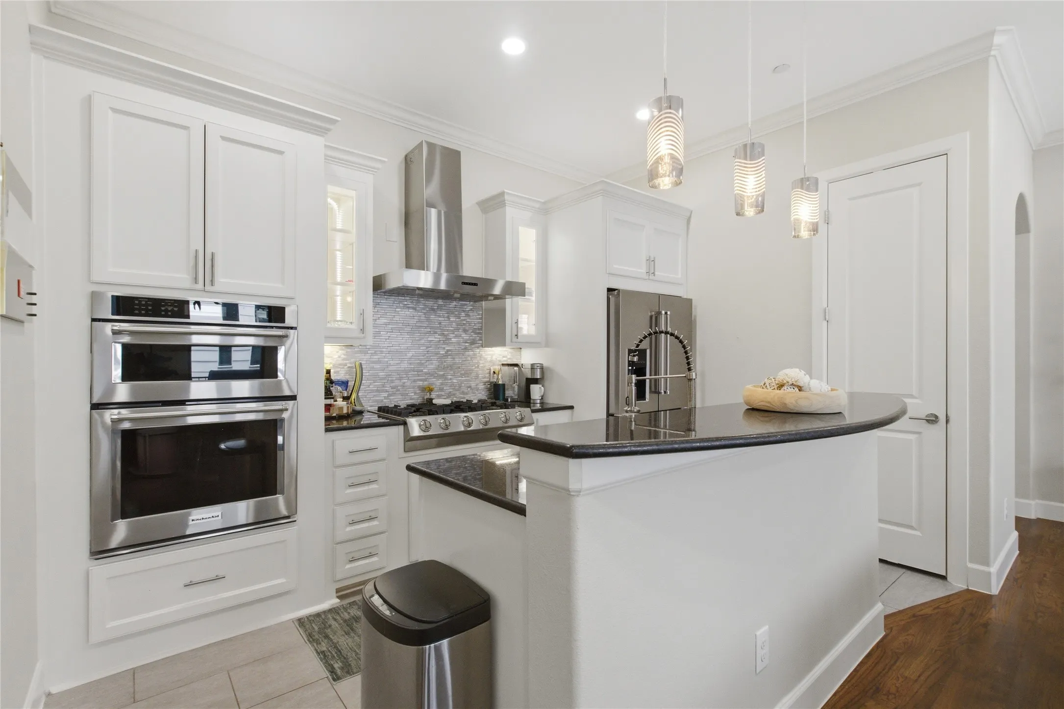 Townhouse For Sale in Dallas County , 1844 Euclid Avenue 3, Dallas, Texas 75206, 3 Bedroom, 4 Bathroom, 2 Garage spaces, 2,184 Sqft, built in 2015, mls#21263184, Real Estate Agent in Dallas, Homes For Sale in Dallas county, Homes For Sale in Dallas, Realtor in Dallas Texas, Real Estate Brokerage Independent Realty Texas, Luminita Cordes Realtor
