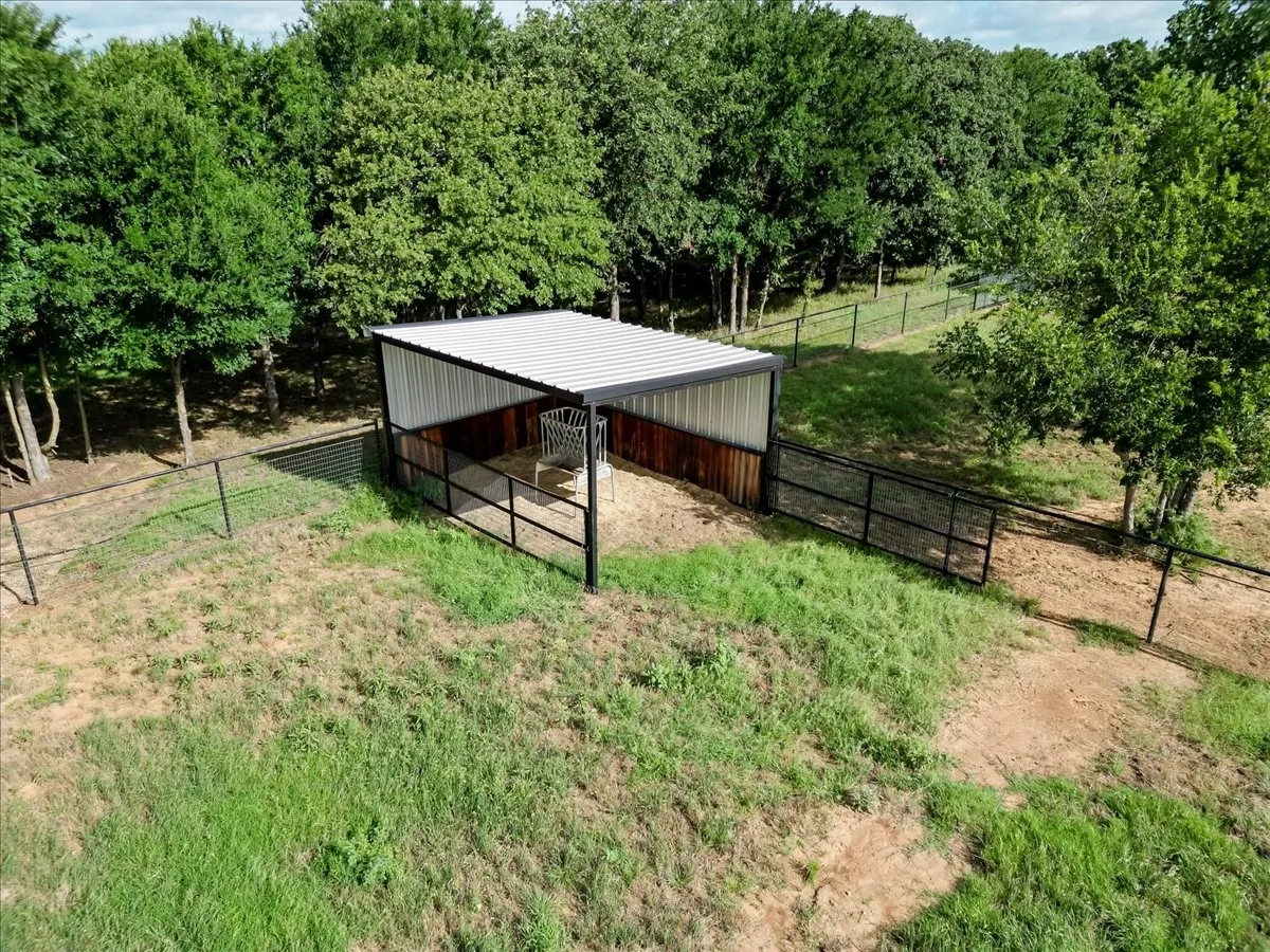 Farm For Sale in Parker County , 1340 Lacy Drive, Lipan, Texas 76462, 5 Bedroom, 5 Bathroom, 2 Garage spaces, 4,400 Sqft, built in 2019, mls#21310133, Real Estate Agent in Lipan, Homes For Sale in Parker county, Homes For Sale in Lipan, Realtor in Lipan Texas, Real Estate Brokerage Independent Realty Texas, Luminita Cordes Realtor