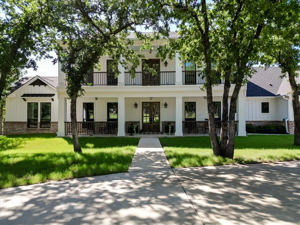 Farm For Sale in Parker County , 1340 Lacy Drive, Lipan, Texas 76462, 5 Bedroom, 5 Bathroom, 2 Garage spaces, 4,400 Sqft, built in 2019, mls#21310133, Real Estate Agent in Lipan, Homes For Sale in Parker county, Homes For Sale in Lipan, Realtor in Lipan Texas, Real Estate Brokerage Independent Realty Texas, Luminita Cordes Realtor