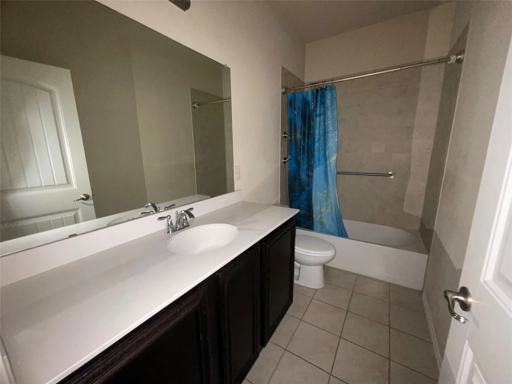 Single Family Residence For Sale in Ellis County , 2184 Liriope Lane, Waxahachie, Texas 75165, 3 Bedroom, 2 Bathroom, 2 Garage spaces, 1,827 Sqft, built in 2015, mls#21313330, Real Estate Agent in Waxahachie, Homes For Sale in Ellis county, Homes For Sale in Waxahachie, Realtor in Waxahachie Texas, Real Estate Brokerage Independent Realty Texas, Luminita Cordes Realtor