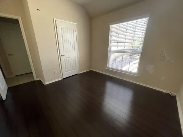Single Family Residence For Sale in Ellis County , 2184 Liriope Lane, Waxahachie, Texas 75165, 3 Bedroom, 2 Bathroom, 2 Garage spaces, 1,827 Sqft, built in 2015, mls#21313330, Real Estate Agent in Waxahachie, Homes For Sale in Ellis county, Homes For Sale in Waxahachie, Realtor in Waxahachie Texas, Real Estate Brokerage Independent Realty Texas, Luminita Cordes Realtor
