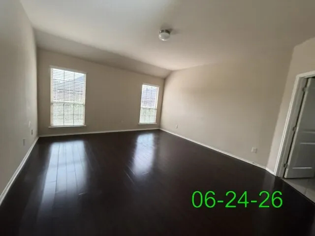 Single Family Residence For Sale in Ellis County , 2184 Liriope Lane, Waxahachie, Texas 75165, 3 Bedroom, 2 Bathroom, 2 Garage spaces, 1,827 Sqft, built in 2015, mls#21313330, Real Estate Agent in Waxahachie, Homes For Sale in Ellis county, Homes For Sale in Waxahachie, Realtor in Waxahachie Texas, Real Estate Brokerage Independent Realty Texas, Luminita Cordes Realtor