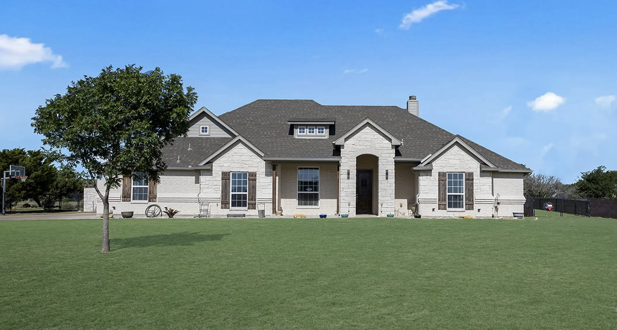 Single Family Residence For Sale in Johnson County , 120 Lone Star Way, Godley, Texas 76044, 4 Bedroom, 3 Bathroom, 3 Garage spaces, 2,238 Sqft, built in 2017, mls#21312073, Real Estate Agent in Godley, Homes For Sale in Johnson county, Homes For Sale in Godley, Realtor in Godley Texas, Real Estate Brokerage Independent Realty Texas, Luminita Cordes Realtor