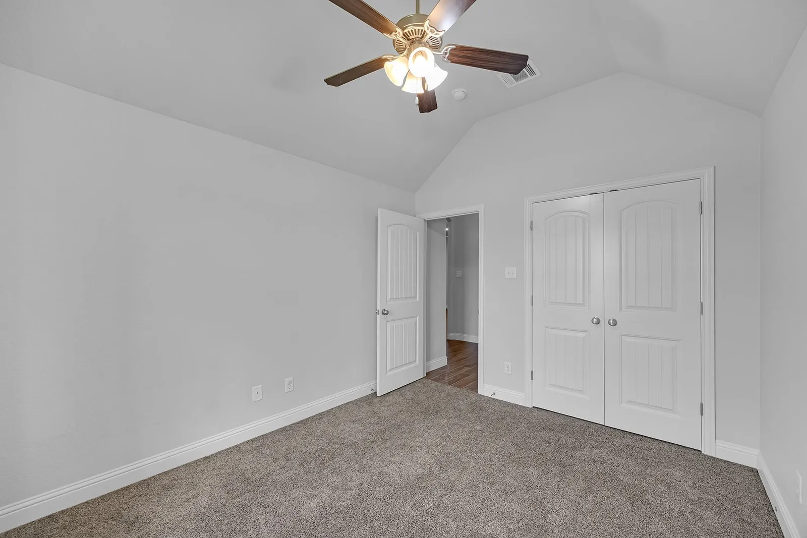 Single Family Residence For Sale in Johnson County , 120 Lone Star Way, Godley, Texas 76044, 4 Bedroom, 3 Bathroom, 3 Garage spaces, 2,238 Sqft, built in 2017, mls#21312073, Real Estate Agent in Godley, Homes For Sale in Johnson county, Homes For Sale in Godley, Realtor in Godley Texas, Real Estate Brokerage Independent Realty Texas, Luminita Cordes Realtor