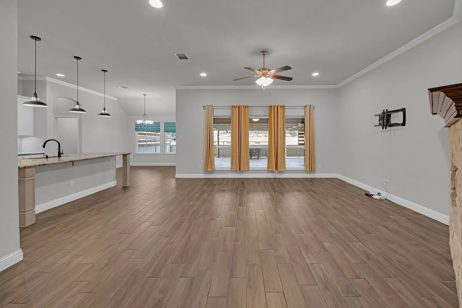 Single Family Residence For Sale in Johnson County , 120 Lone Star Way, Godley, Texas 76044, 4 Bedroom, 3 Bathroom, 3 Garage spaces, 2,238 Sqft, built in 2017, mls#21312073, Real Estate Agent in Godley, Homes For Sale in Johnson county, Homes For Sale in Godley, Realtor in Godley Texas, Real Estate Brokerage Independent Realty Texas, Luminita Cordes Realtor