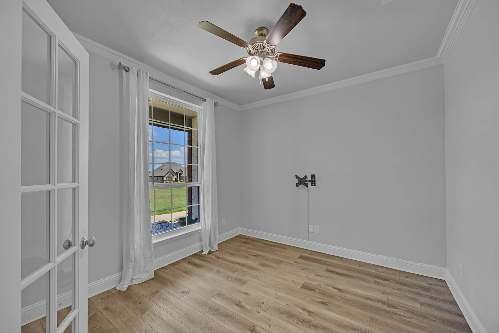 Single Family Residence For Sale in Johnson County , 120 Lone Star Way, Godley, Texas 76044, 4 Bedroom, 3 Bathroom, 3 Garage spaces, 2,238 Sqft, built in 2017, mls#21312073, Real Estate Agent in Godley, Homes For Sale in Johnson county, Homes For Sale in Godley, Realtor in Godley Texas, Real Estate Brokerage Independent Realty Texas, Luminita Cordes Realtor