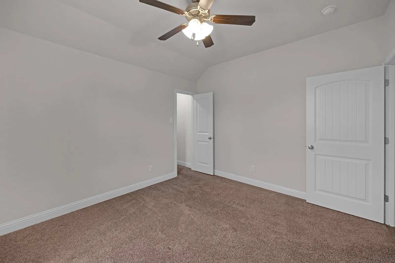 Single Family Residence For Sale in Johnson County , 120 Lone Star Way, Godley, Texas 76044, 4 Bedroom, 3 Bathroom, 3 Garage spaces, 2,238 Sqft, built in 2017, mls#21312073, Real Estate Agent in Godley, Homes For Sale in Johnson county, Homes For Sale in Godley, Realtor in Godley Texas, Real Estate Brokerage Independent Realty Texas, Luminita Cordes Realtor
