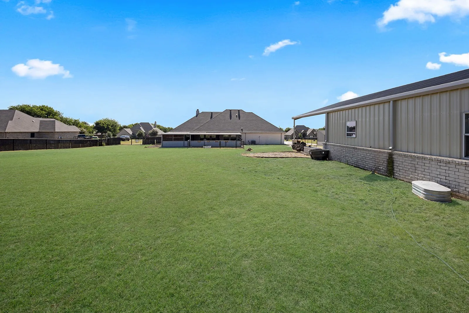 Single Family Residence For Sale in Johnson County , 120 Lone Star Way, Godley, Texas 76044, 4 Bedroom, 3 Bathroom, 3 Garage spaces, 2,238 Sqft, built in 2017, mls#21312073, Real Estate Agent in Godley, Homes For Sale in Johnson county, Homes For Sale in Godley, Realtor in Godley Texas, Real Estate Brokerage Independent Realty Texas, Luminita Cordes Realtor