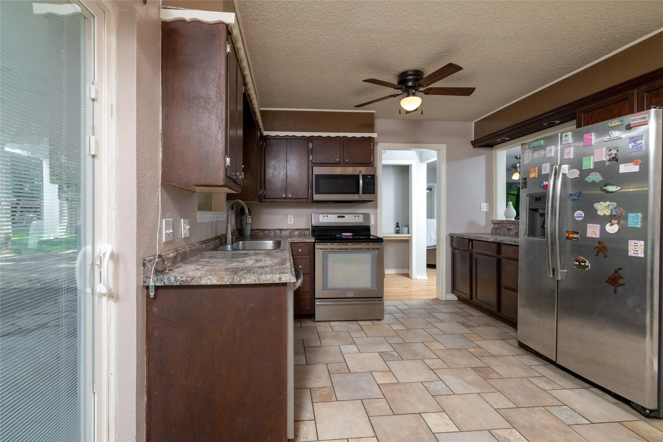 Single Family Residence For Sale in Parker County , 116 La Estada Drive, Weatherford, Texas 76088, 4 Bedroom, 3 Bathroom, Garage spaces, 1,901 Sqft, built in 1978, mls#21280994, Real Estate Agent in Weatherford, Homes For Sale in Parker county, Homes For Sale in Weatherford, Realtor in Weatherford Texas, Real Estate Brokerage Independent Realty Texas, Luminita Cordes Realtor